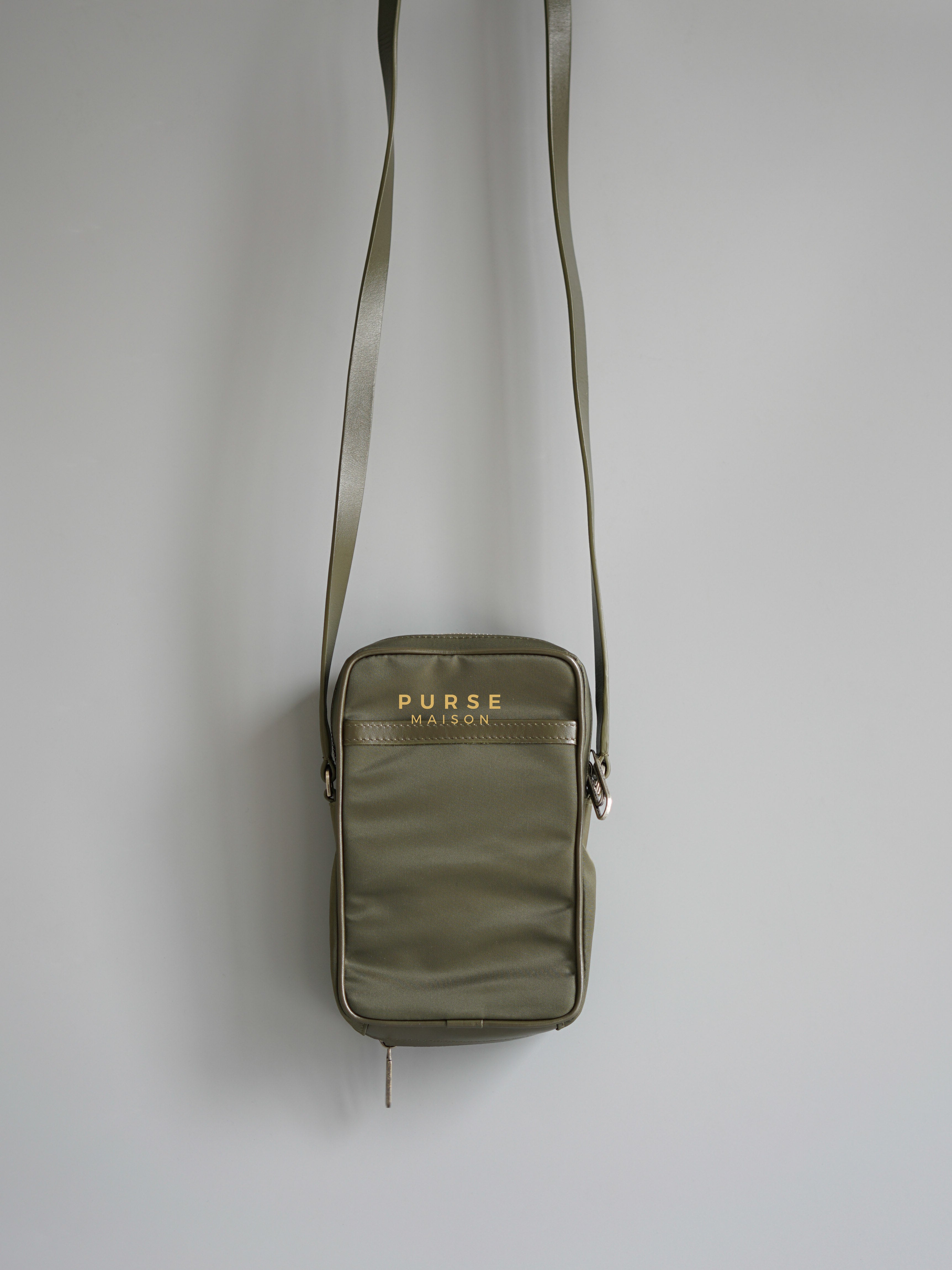 off white zip around logo bag army green pursemaison luxury bags shop 2