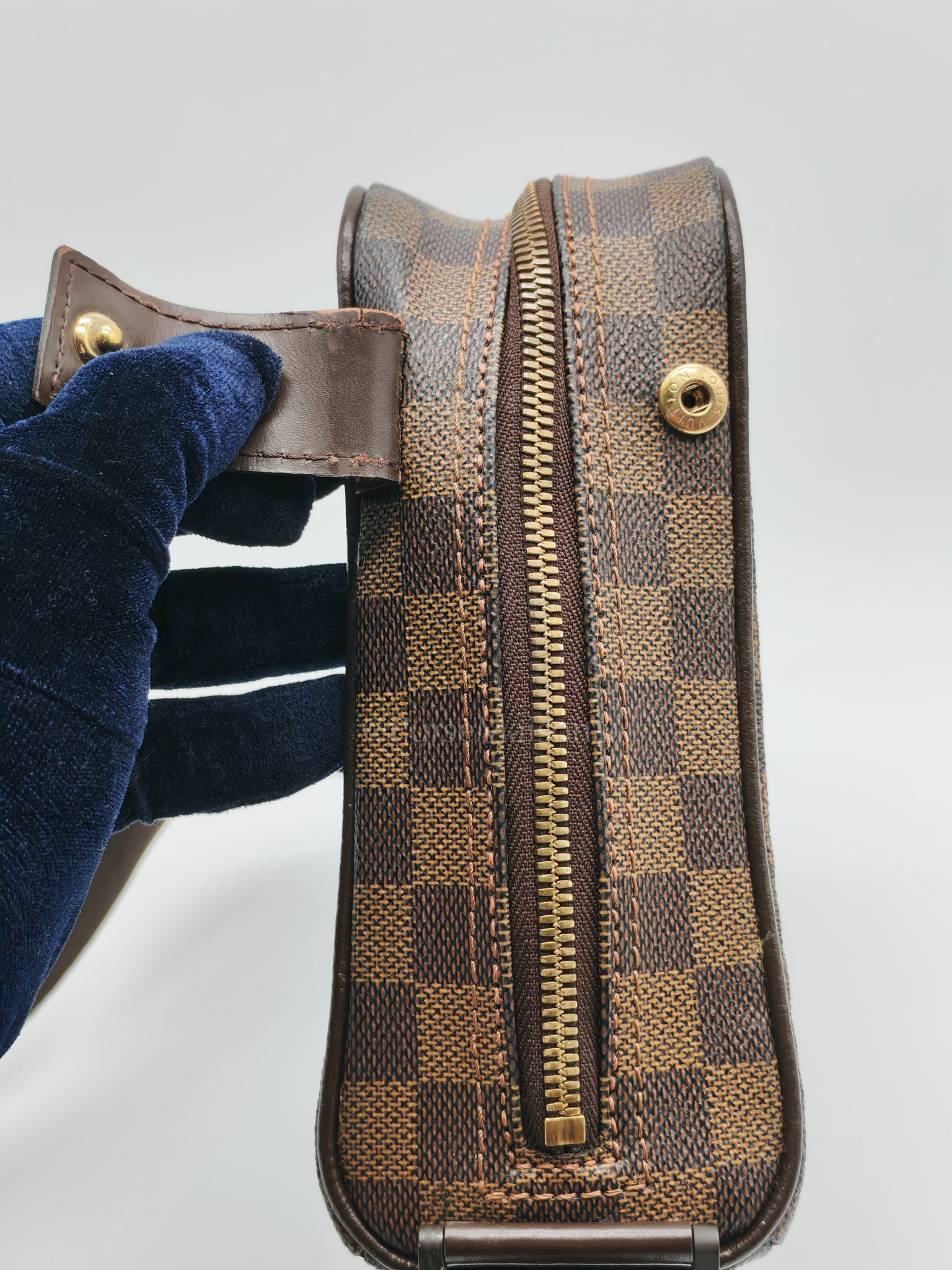 Olav Vintage Messenger Bag in Damier Ebene Canvas (Date Code: MI0024) | Purse Maison Luxury Bags Shop
