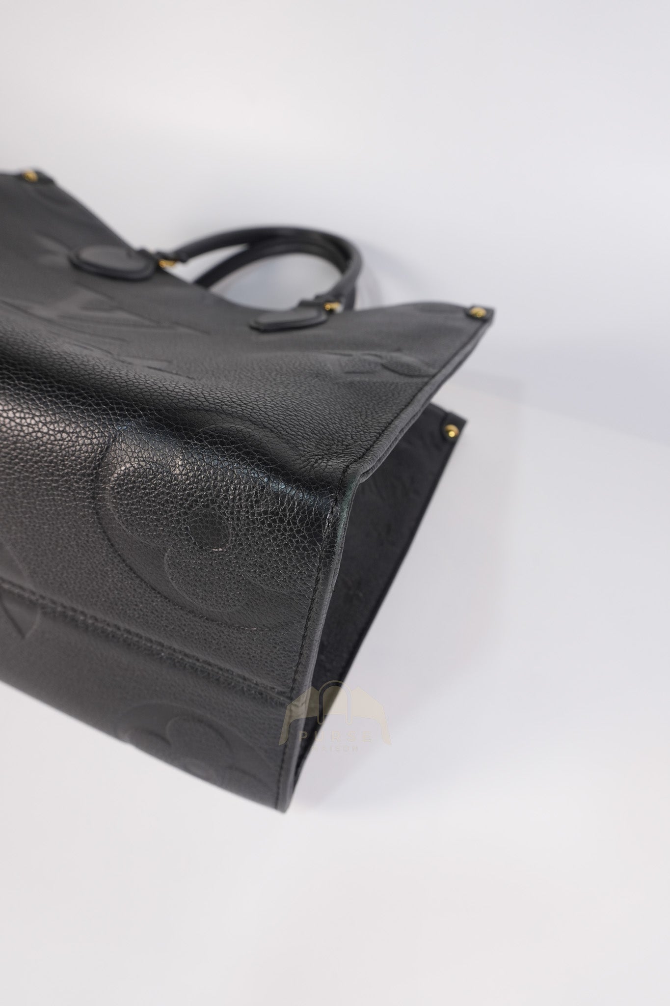 On The Go MM in Black Empreinte Leather & Gold Hardware Microchip | Purse Maison Luxury Bags Shop
