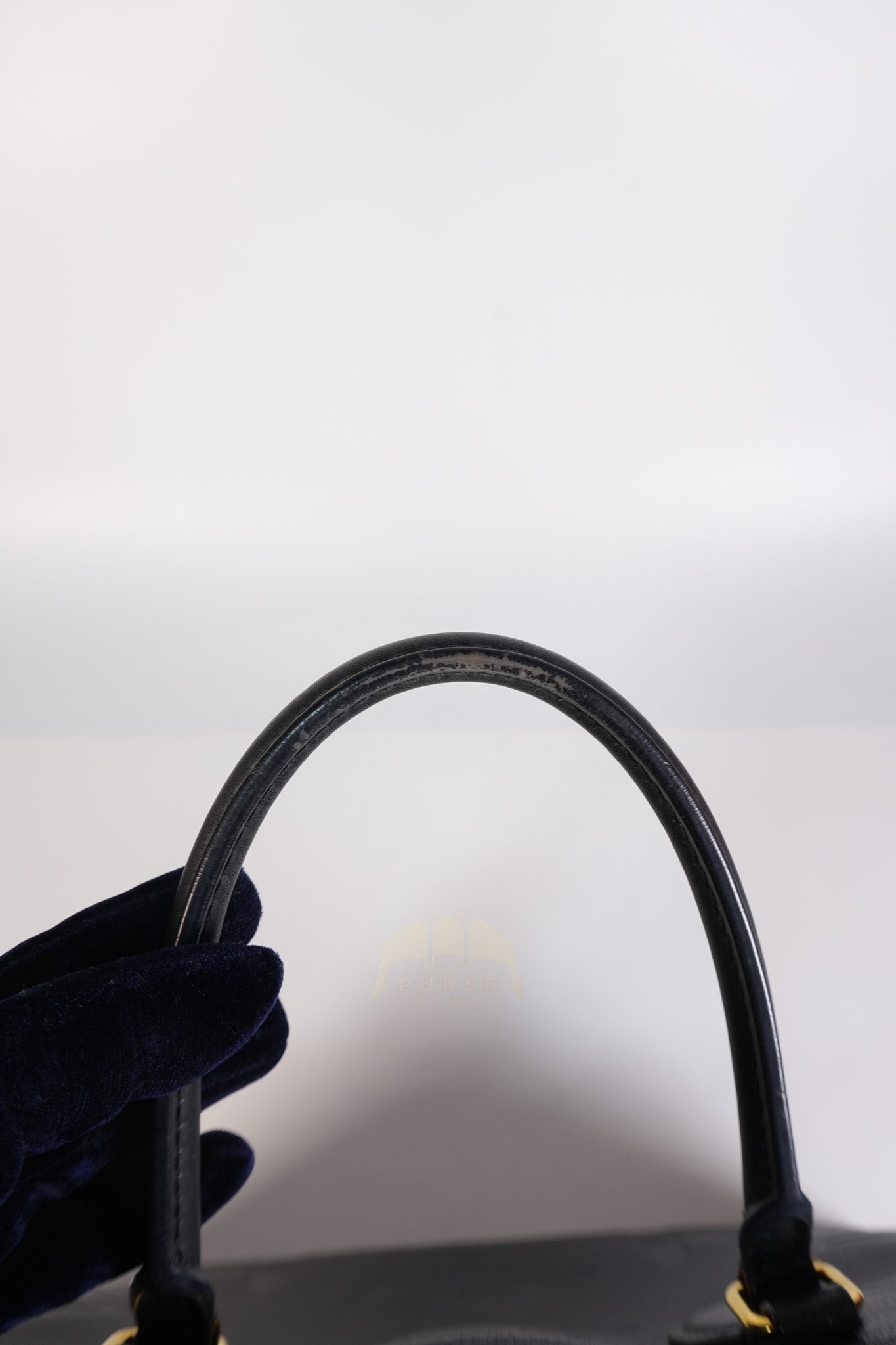 On The Go MM in Black Empreinte Leather & Gold Hardware Microchip | Purse Maison Luxury Bags Shop