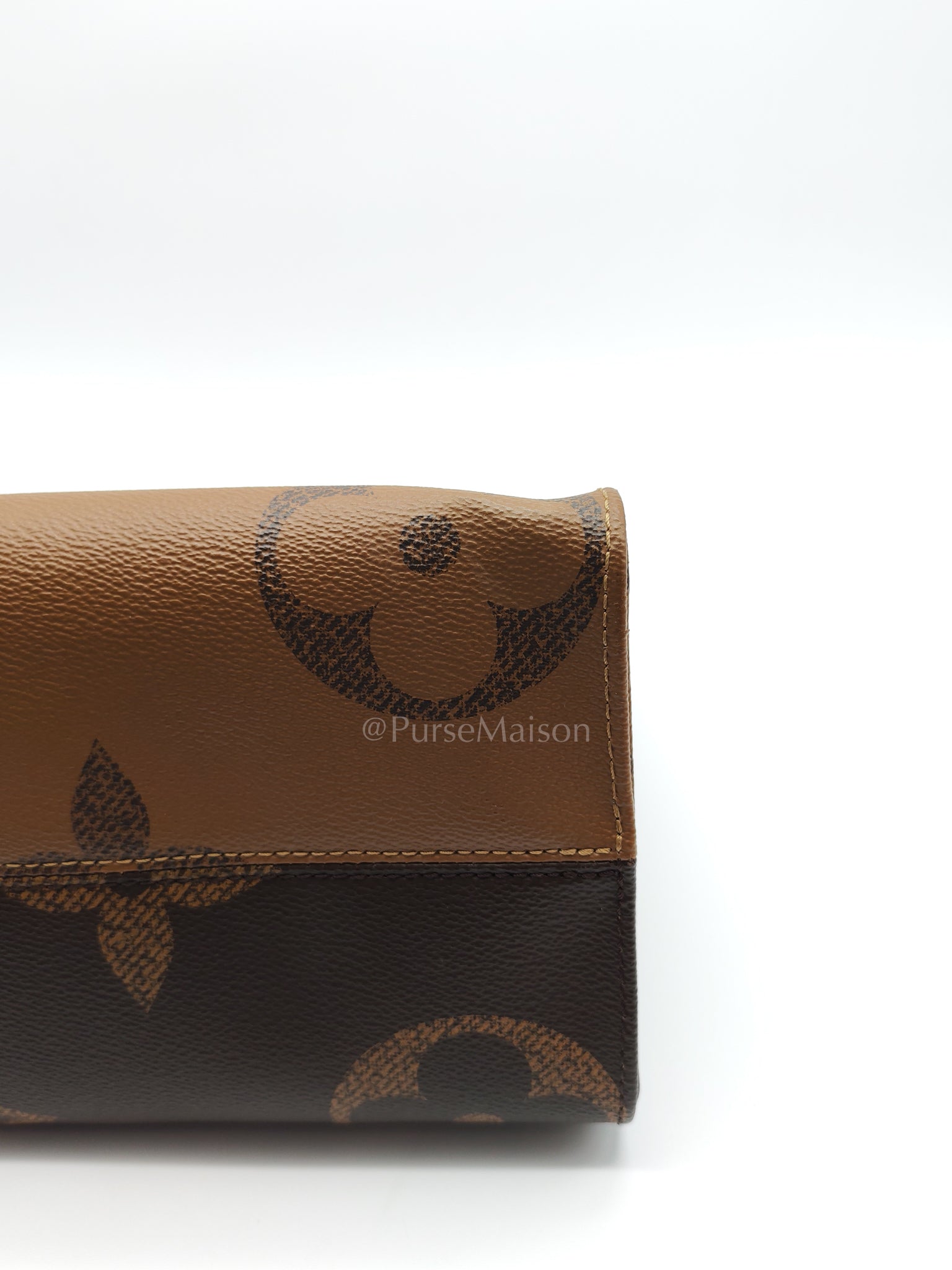 OnTheGo MM in Monogram Canvas (Microchip) | Purse Maison Luxury Bags Shop