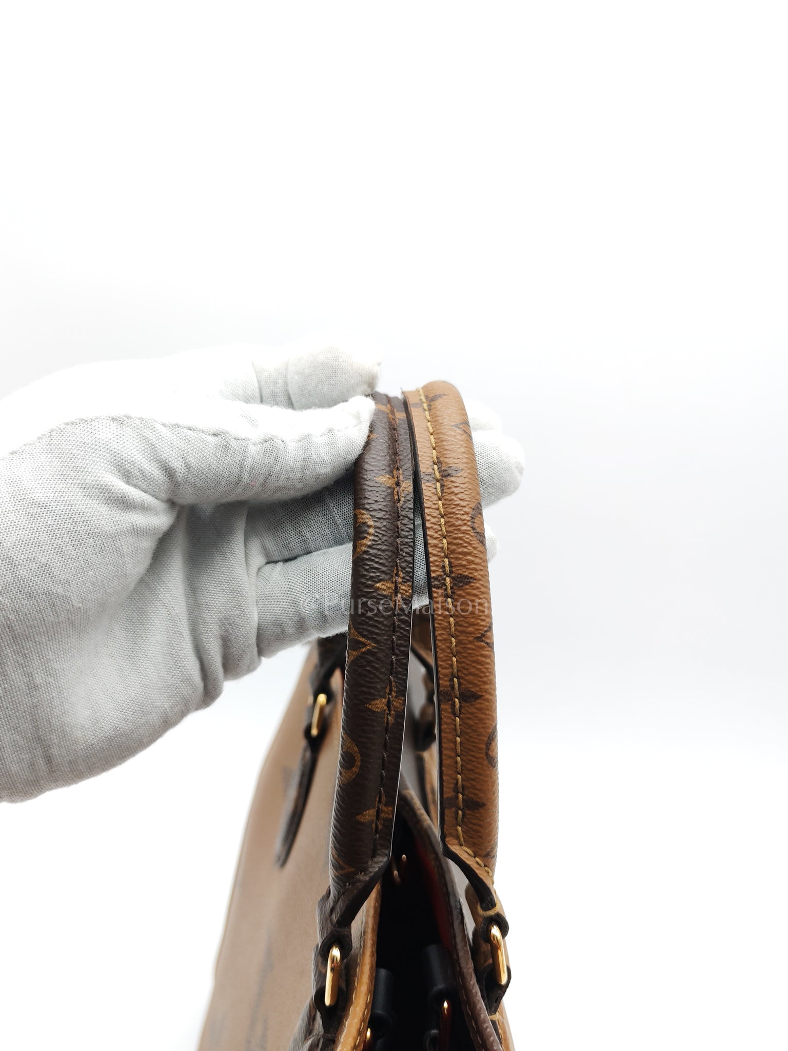 OnTheGo MM in Monogram Canvas (Microchip) | Purse Maison Luxury Bags Shop