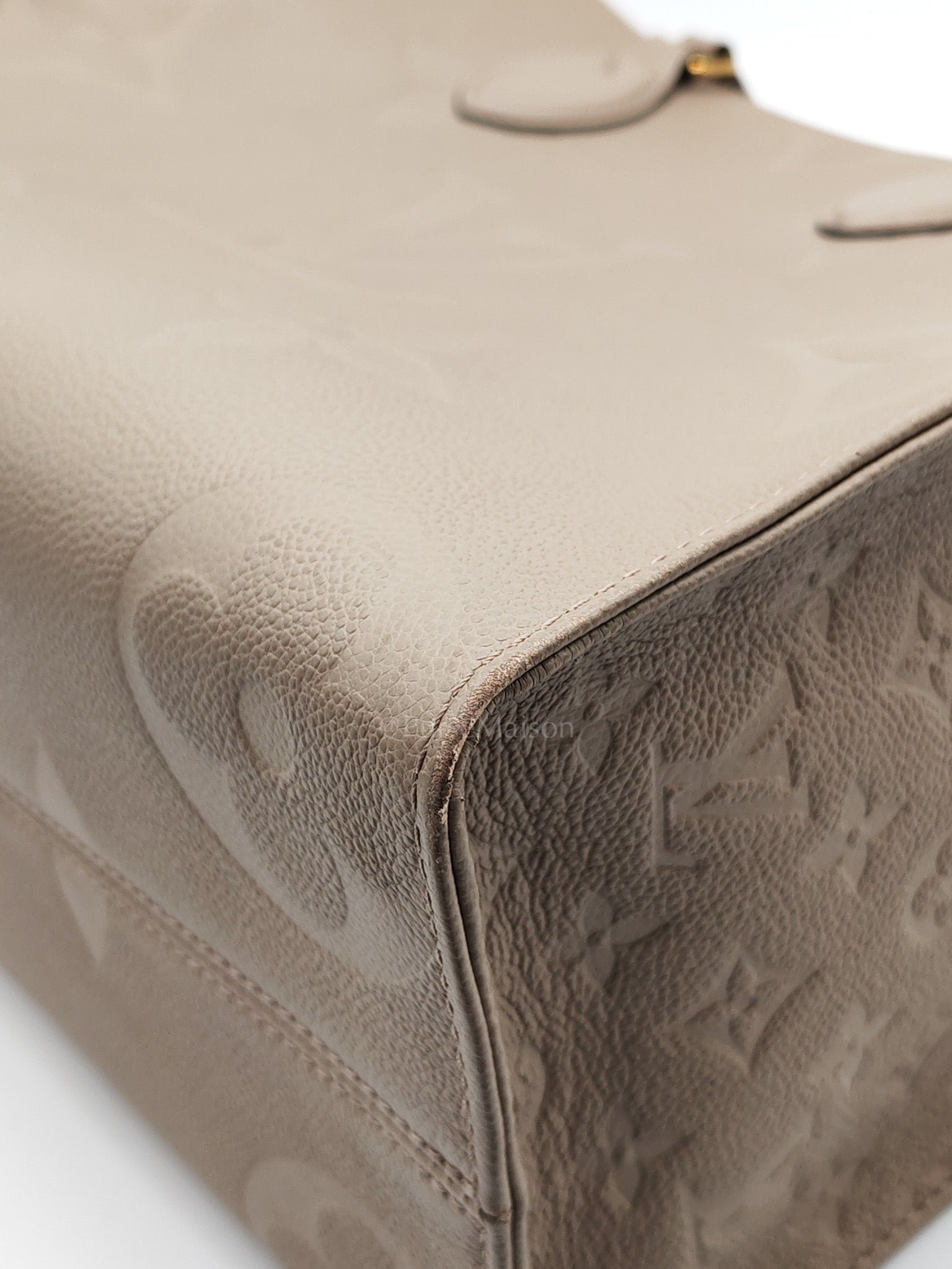 OnTheGo MM (OTG) in Beige Monogram Empriente Leather & Gold Hardware Microchip | Purse Maison Luxury Bags Shop