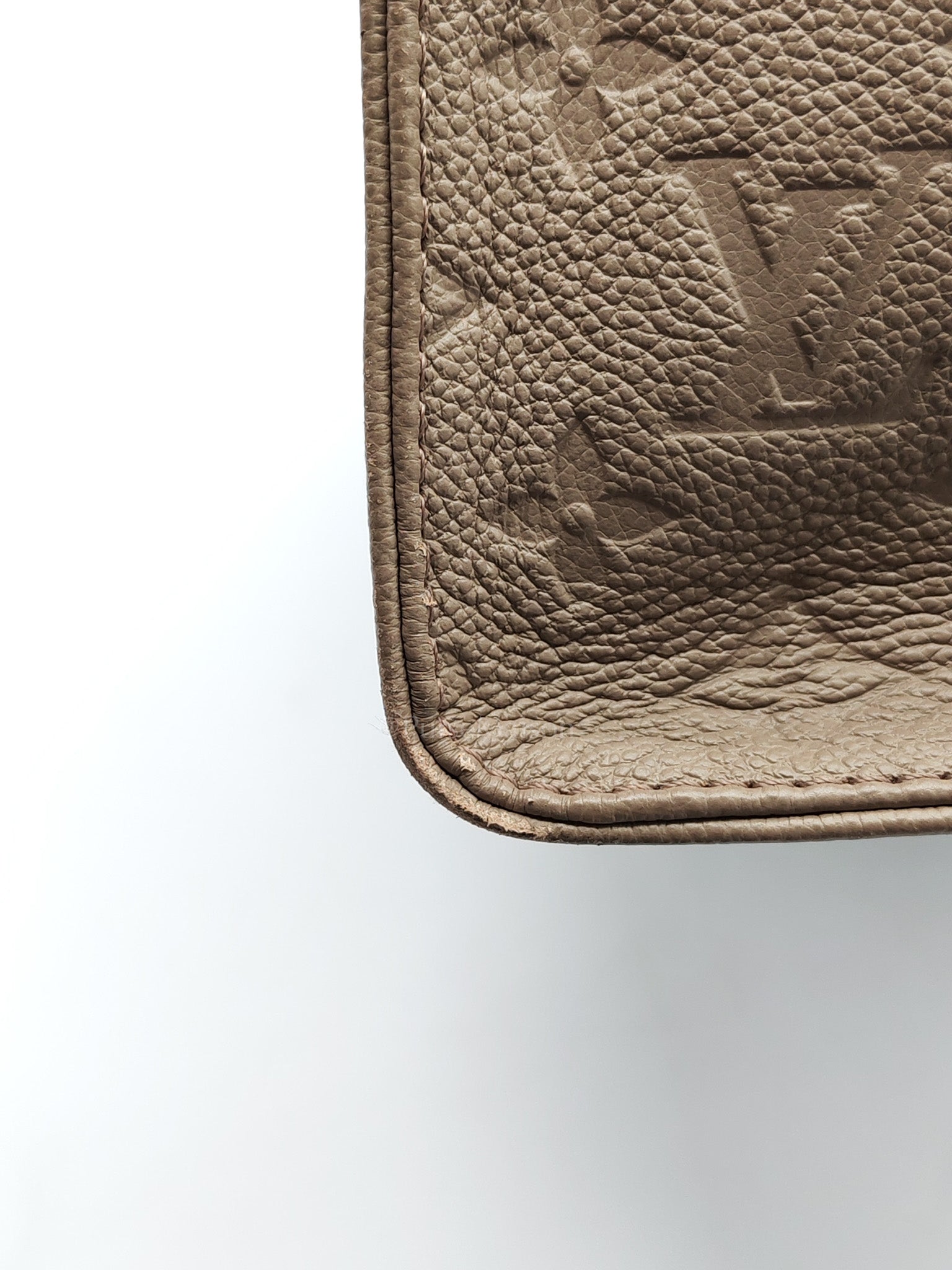 OnTheGo MM (OTG) in Beige Monogram Empriente Leather & Gold Hardware Microchip | Purse Maison Luxury Bags Shop