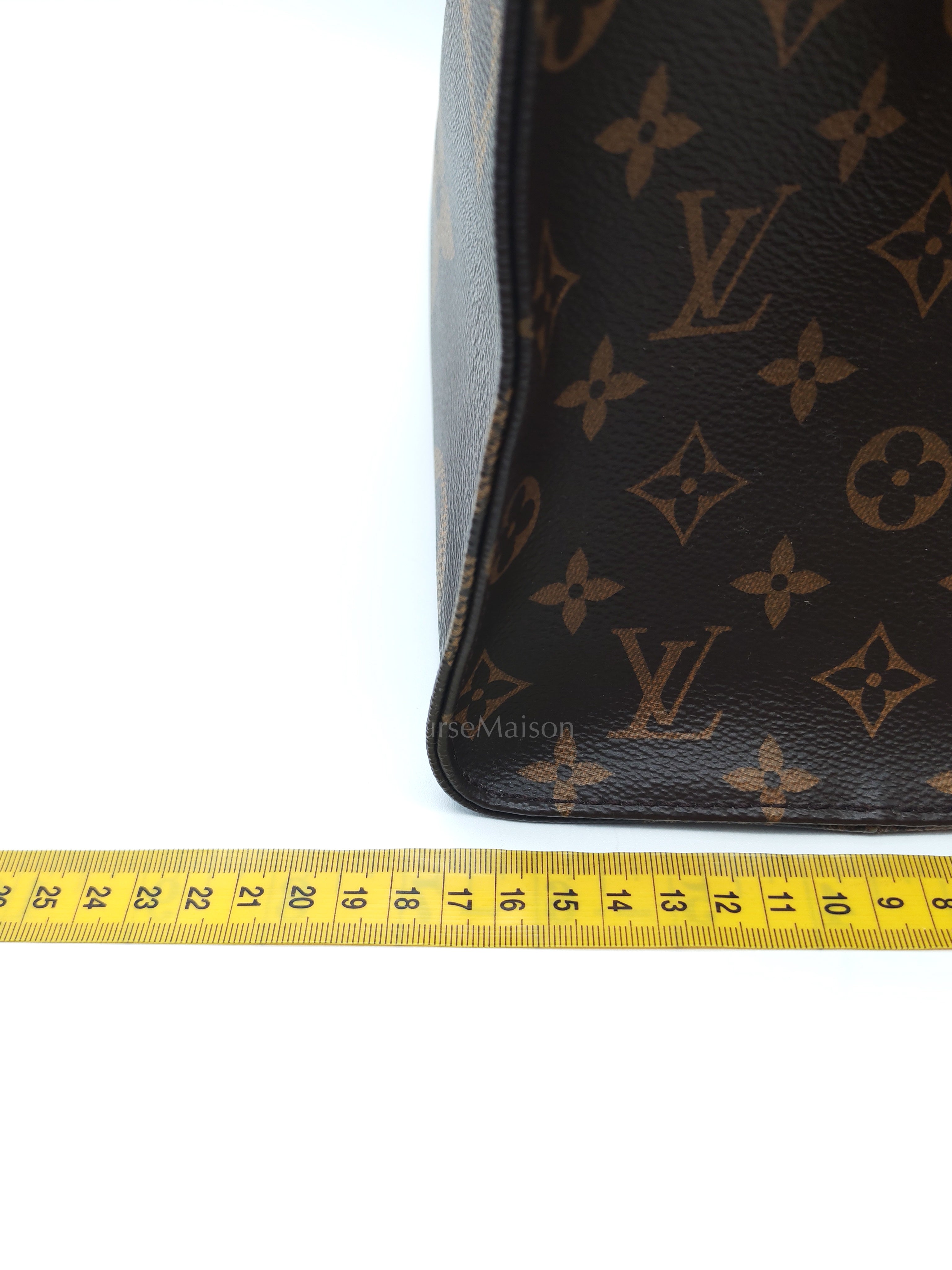 OnTheGo (OTG) GM in Reserve Monogram Canvas & Gold Hardware (DateCode: NZ4169) | Purse Maison Luxury Bags Shop
