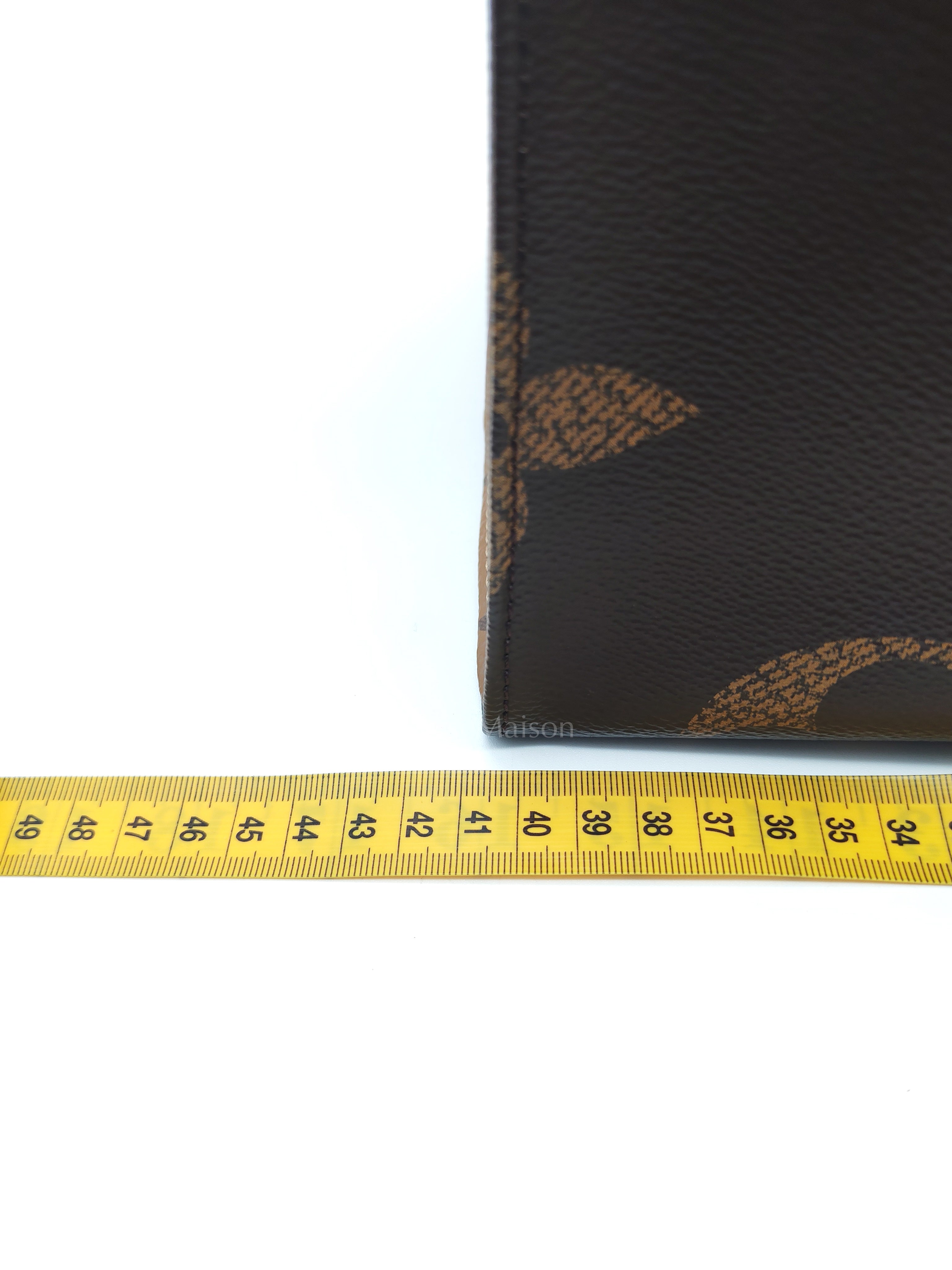 OnTheGo (OTG) GM in Reserve Monogram Canvas & Gold Hardware (DateCode: NZ4169) | Purse Maison Luxury Bags Shop