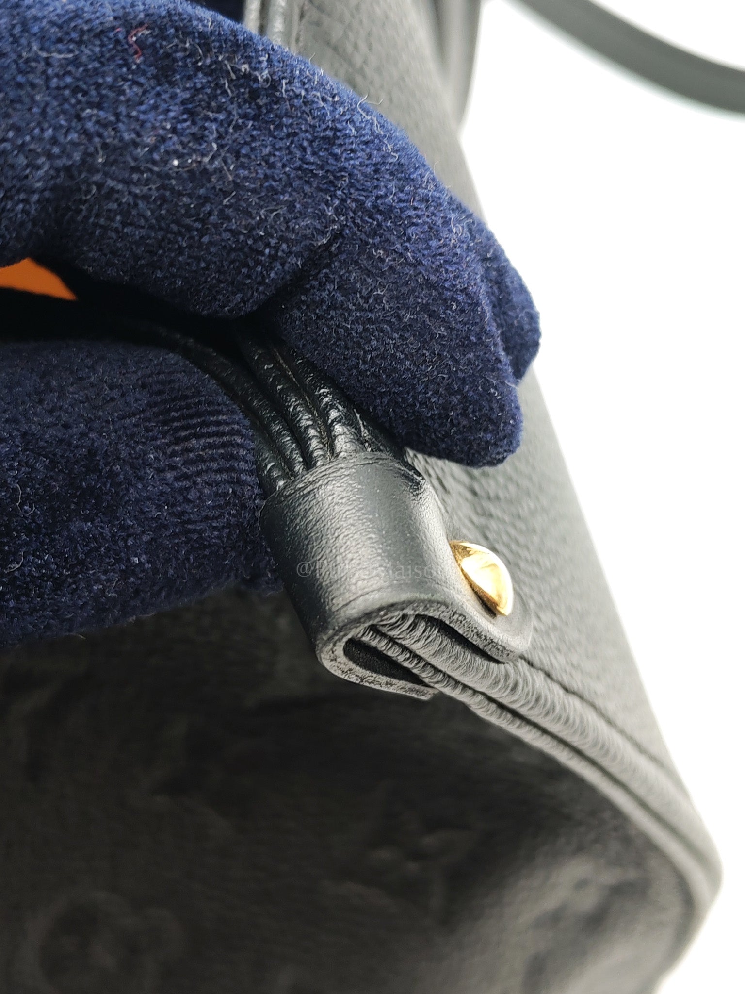 OnTheGo (OTG) MM in Black Monogram Empreinte Leather & Gold Hardware Microchip | Purse Maison Luxury Bags Shop
