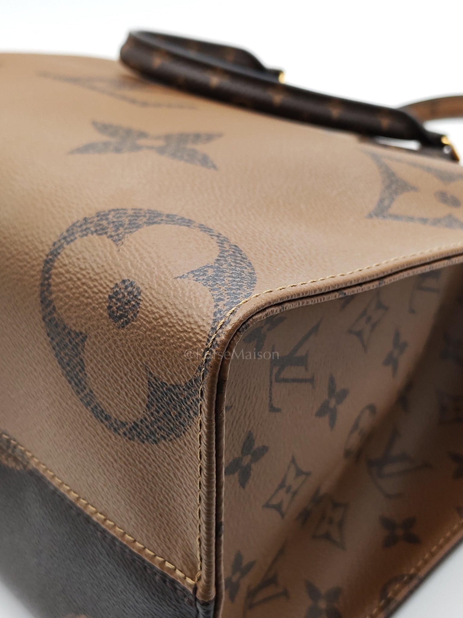 OnTheGo (OTG) MM in Reverse Monogram Canvas & Gold Hardware (Datecode: FL4200) | Purse Maison Luxury Bags Shop