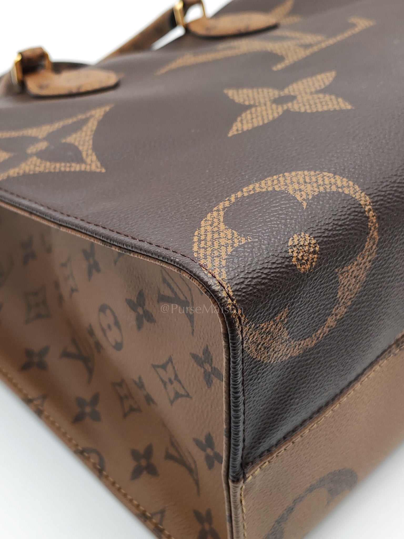 OnTheGo (OTG) MM in Reverse Monogram Canvas & Gold Hardware (Datecode: FL4200) | Purse Maison Luxury Bags Shop