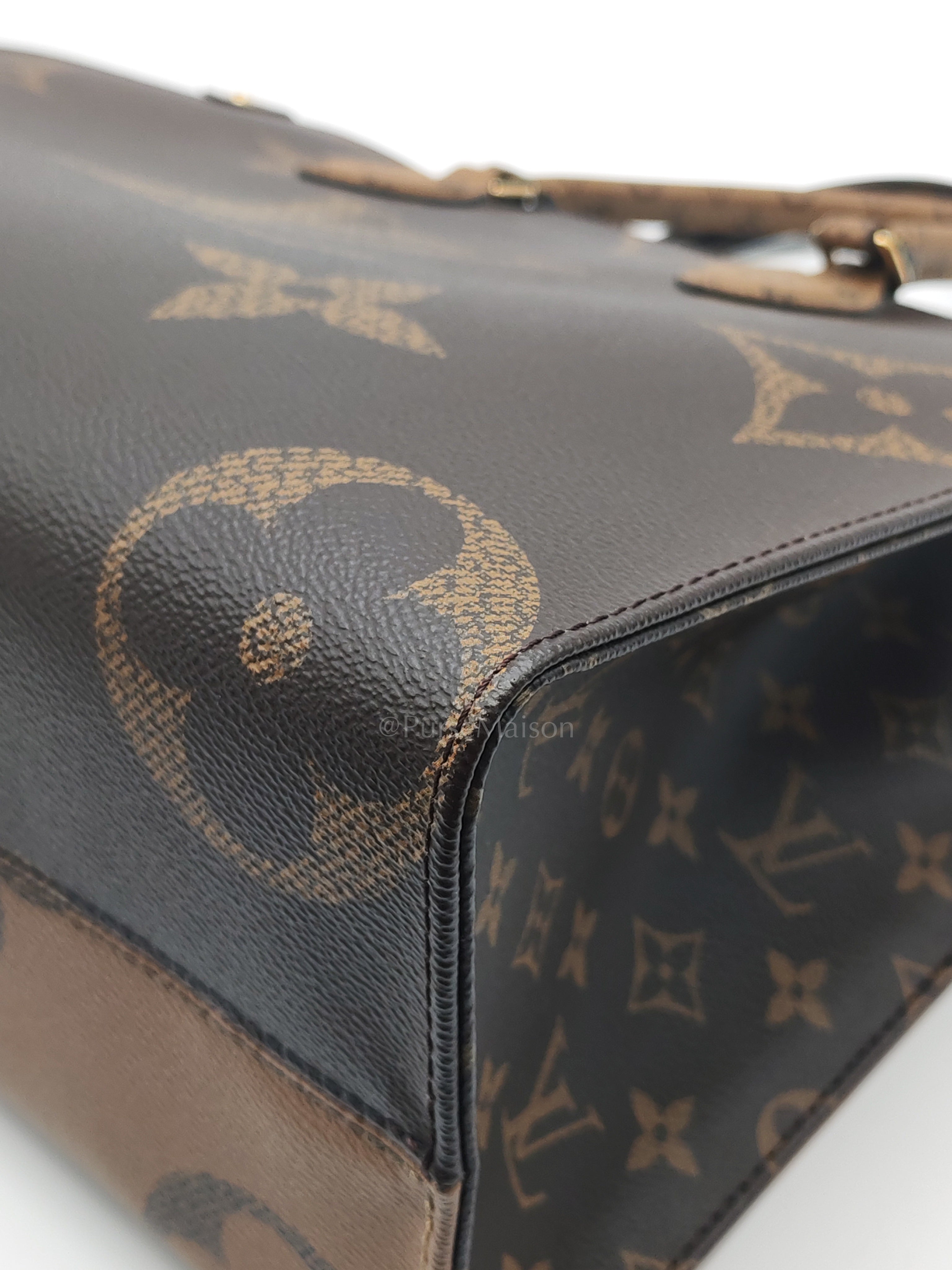 OnTheGo (OTG) MM in Reverse Monogram Canvas & Gold Hardware Microchip | Purse Maison Luxury Bags Shop