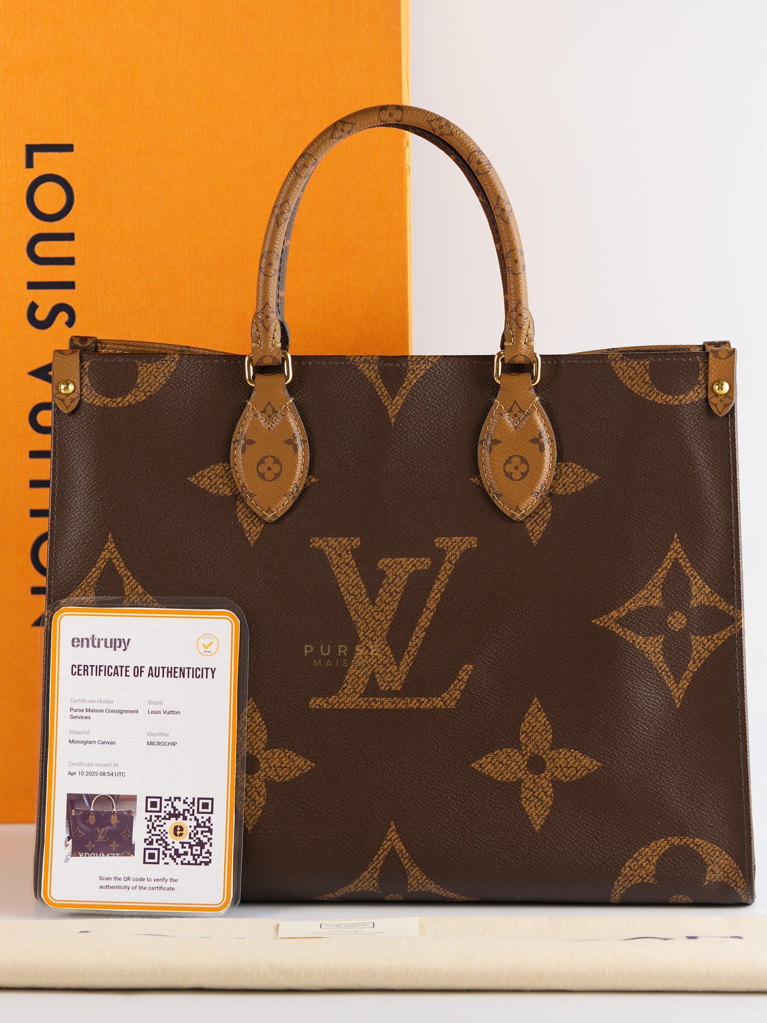 OnTheGo (OTG) MM in Reverse Monogram Canvas (Microchip) | Purse Maison Luxury Bags Shop