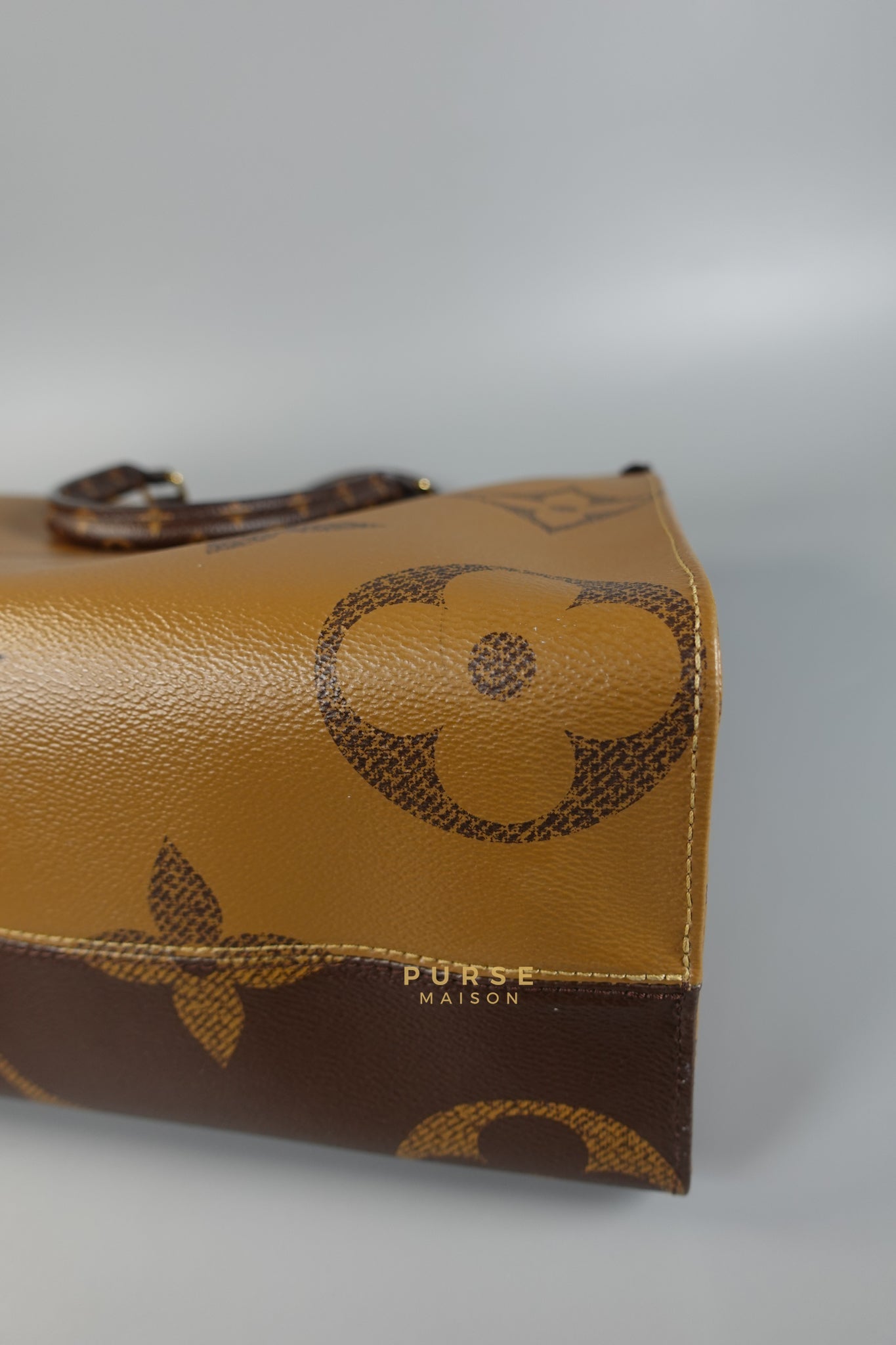 OnTheGo (OTG) MM in Reverse Monogram (Date Code: TR3200) | Purse Maison Luxury Bags Shop