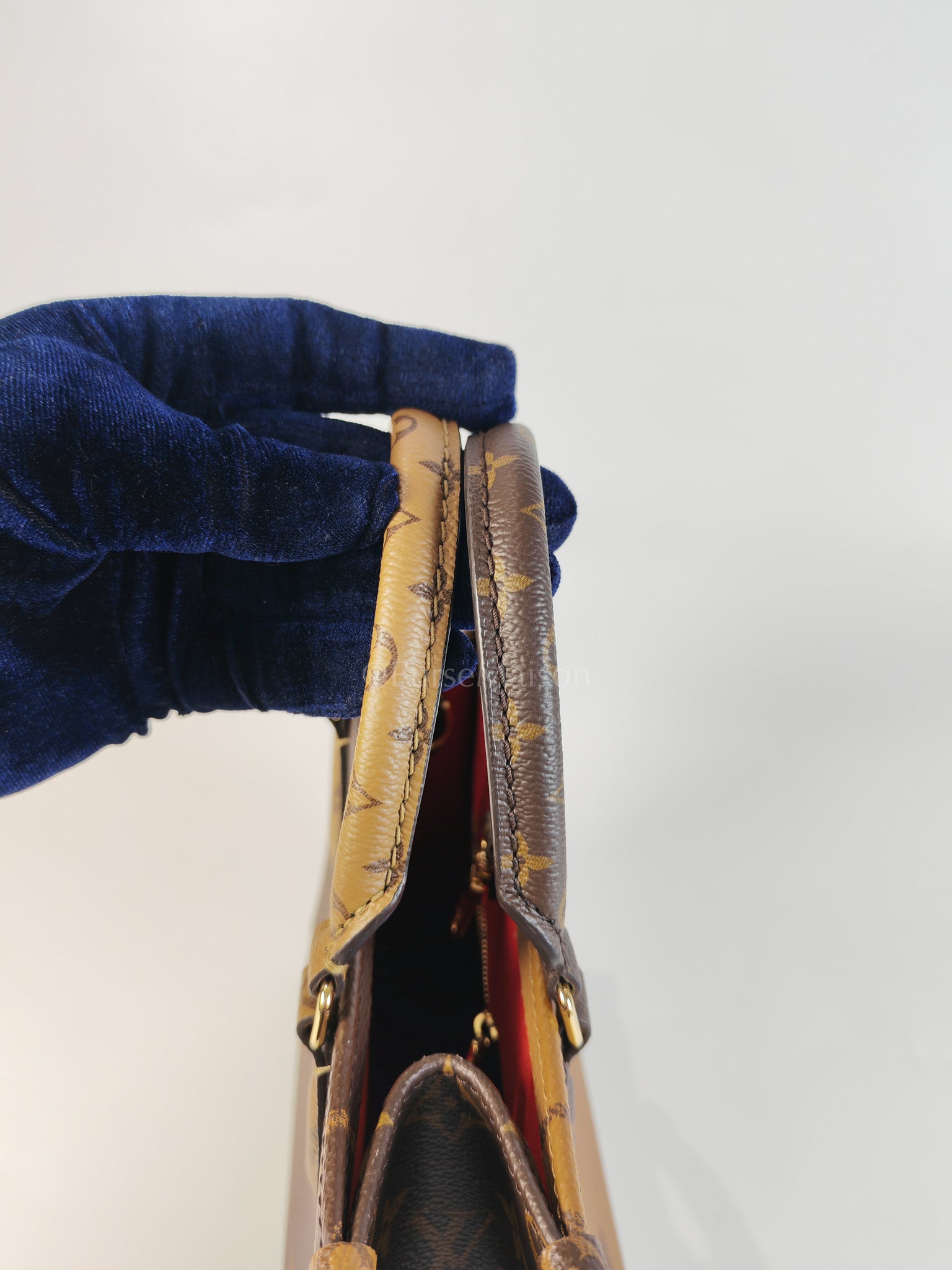 OnTheGo PM (OTG) in Reverse Monogram Canvas (Microchip) | Purse Maison Luxury Bags Shop