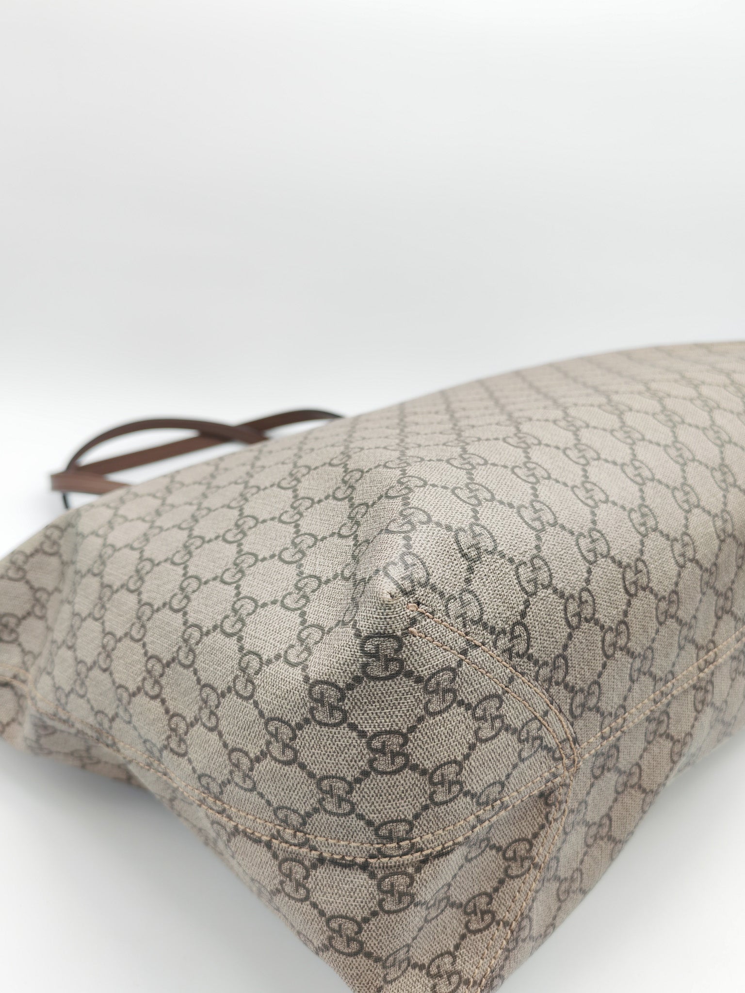 Ophidia Medium Tote Bag in GG Supreme Monogram Canvas | Purse Maison Luxury Bags Shop
