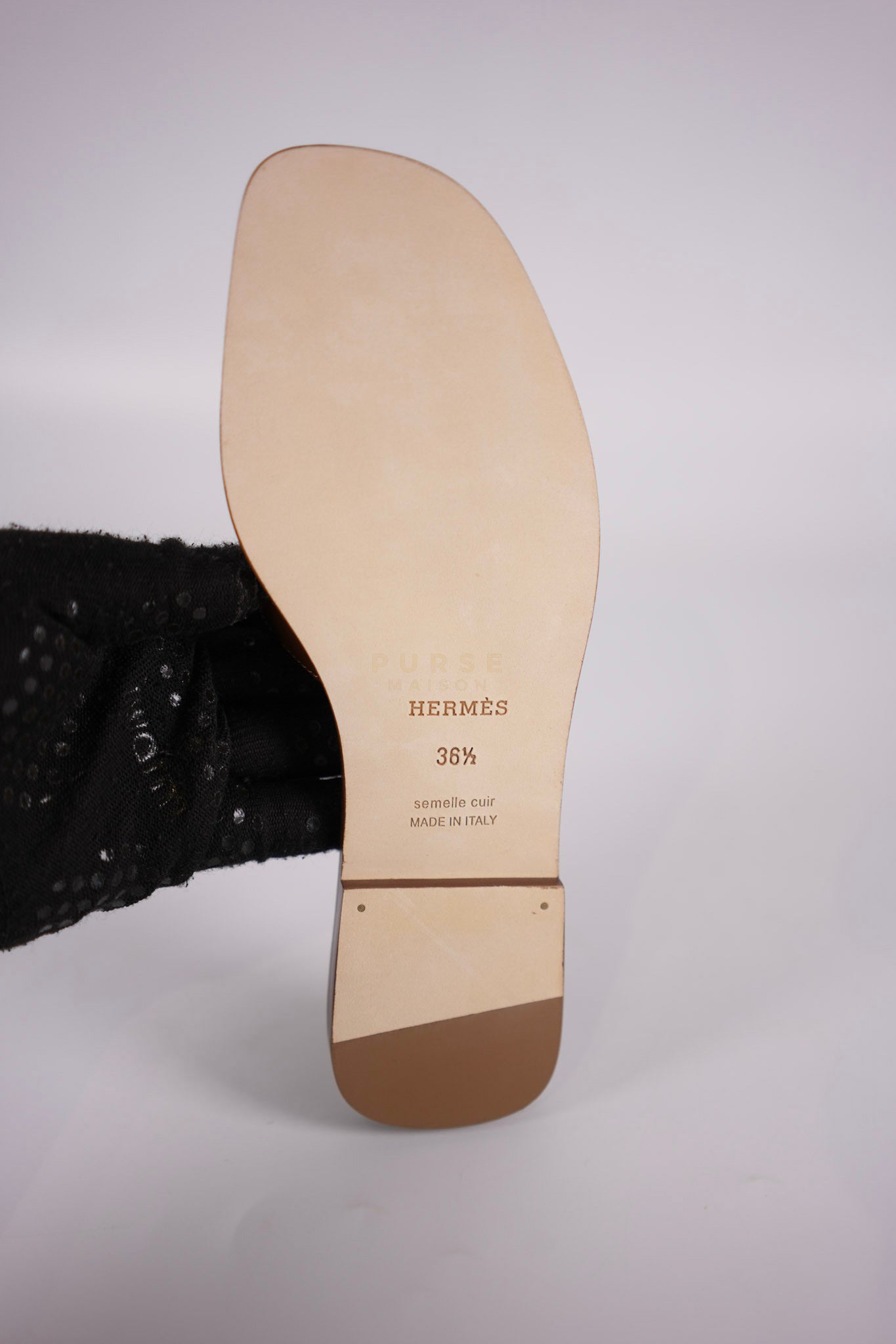 Oran Gold in Swift Leather Sandals Size 36.5 (22.5 cm) | Purse Maison Luxury Bags Shop