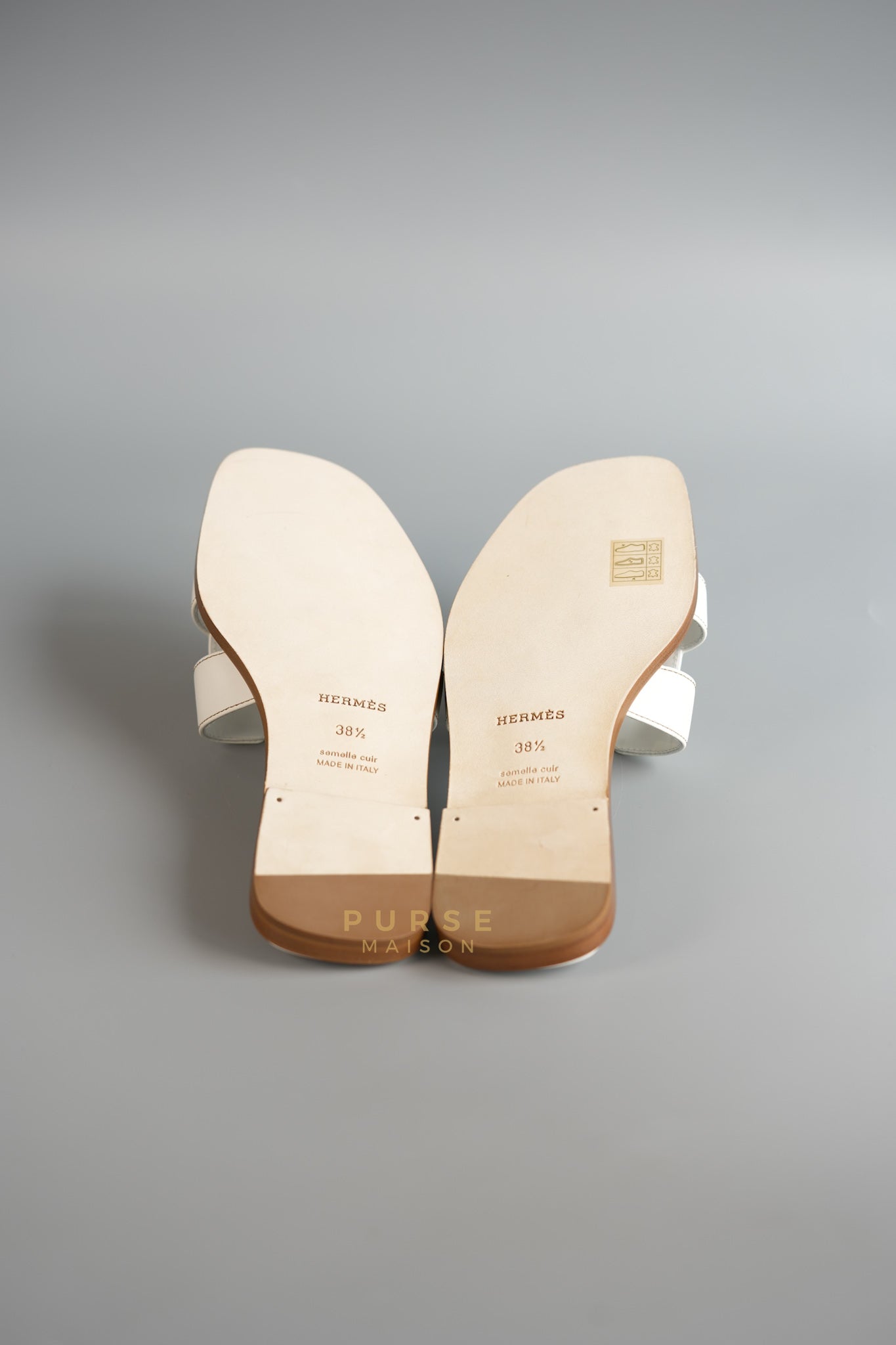 Hermes Oran in Blanc Sandals Size 38.5 EU (25 cm) | Purse Maison Luxury Bags Shop