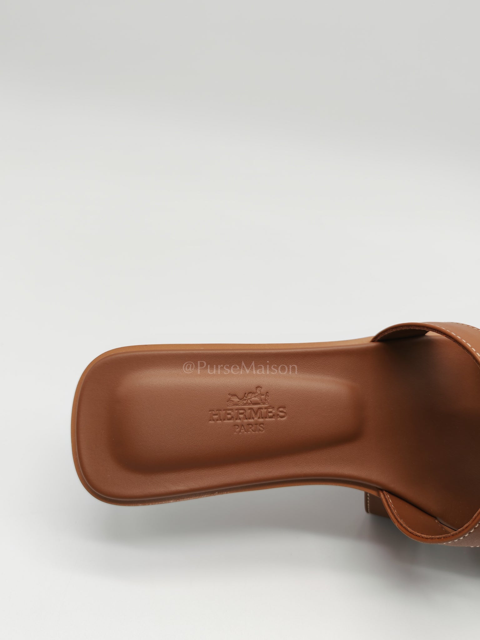 Oran in Gold Swift Leather Size 36.5 (23.5cm) | Purse Maison Luxury Bags Shop