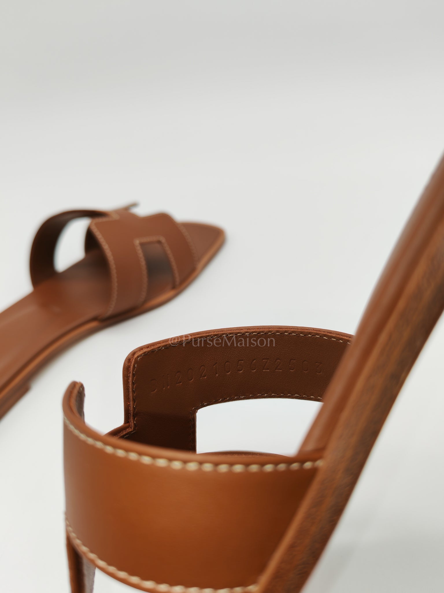 Oran in Gold Swift Leather Size 36.5 (23.5cm) | Purse Maison Luxury Bags Shop