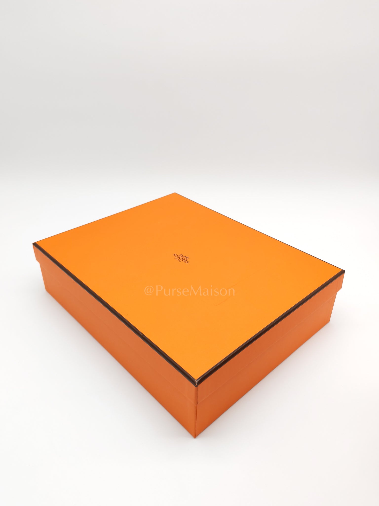 Oran in Gold Swift Leather Size 36.5 (23.5cm) | Purse Maison Luxury Bags Shop