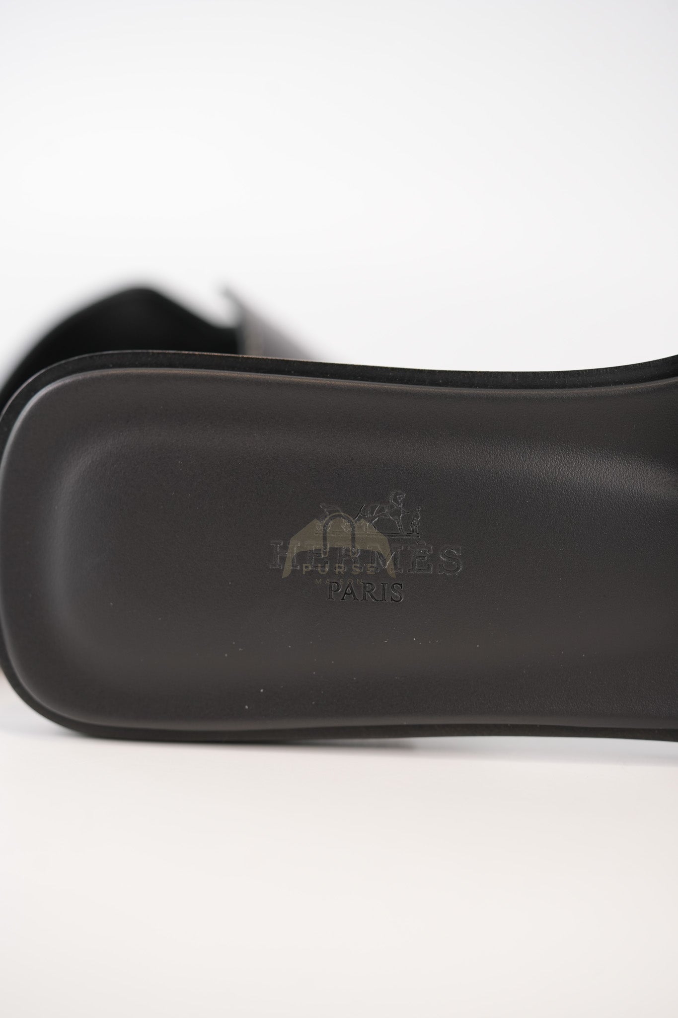 Oran in Noir/Black Box Calfskin Leather Size 37 | Purse Maison Luxury Bags Shop