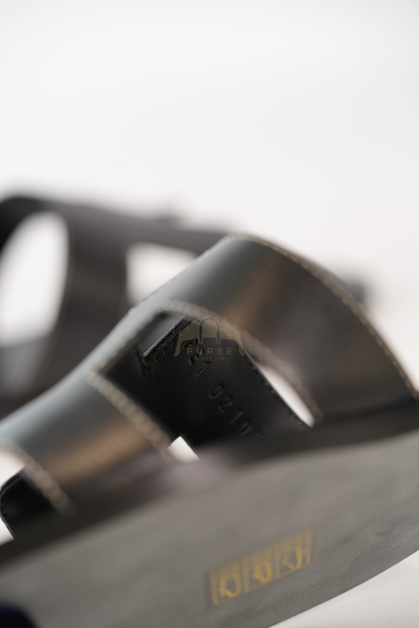 Oran in Noir/Black Box Calfskin Leather Size 37 | Purse Maison Luxury Bags Shop