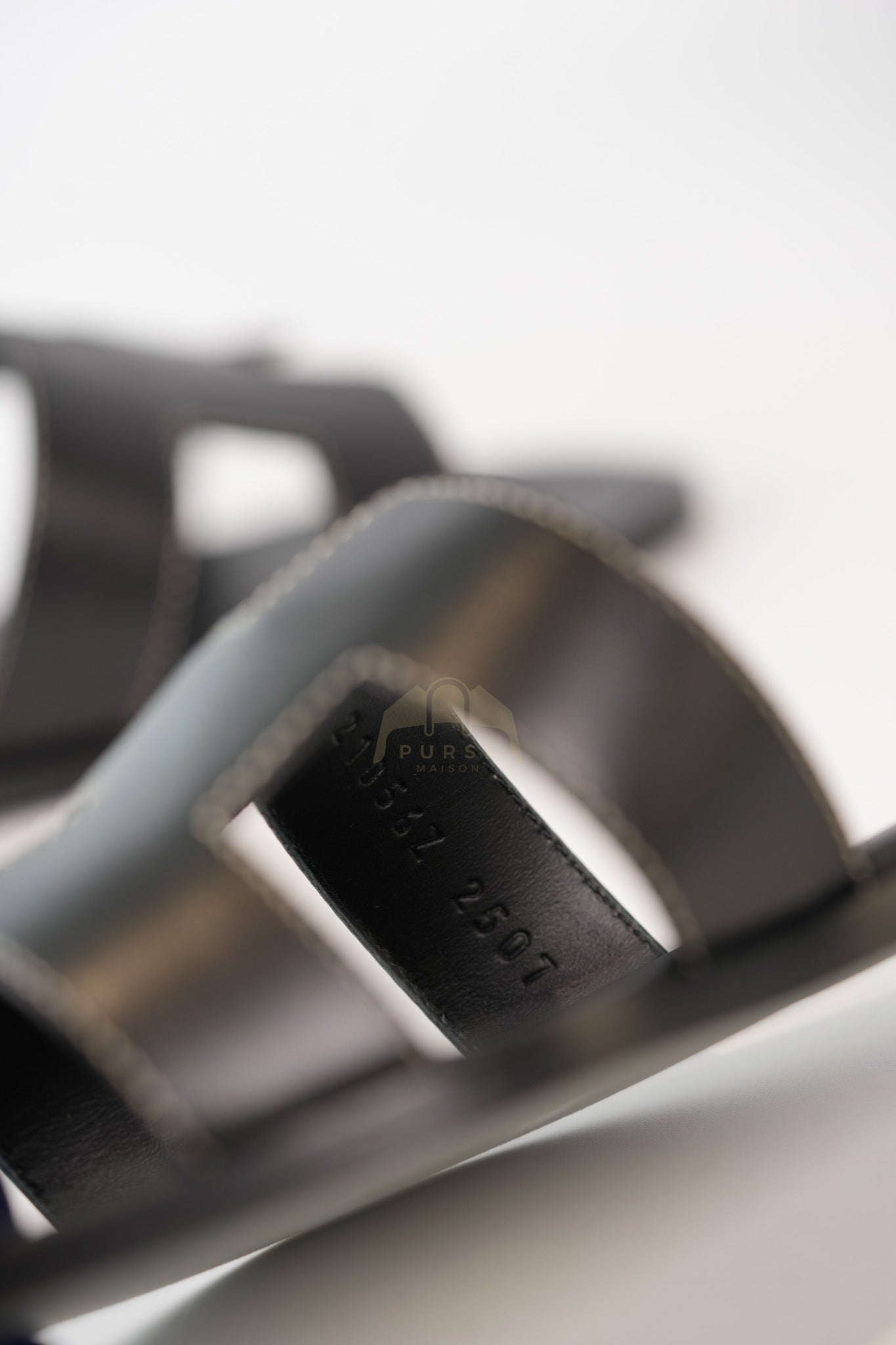 Oran in Noir/Black Box Calfskin Leather Size 37 | Purse Maison Luxury Bags Shop