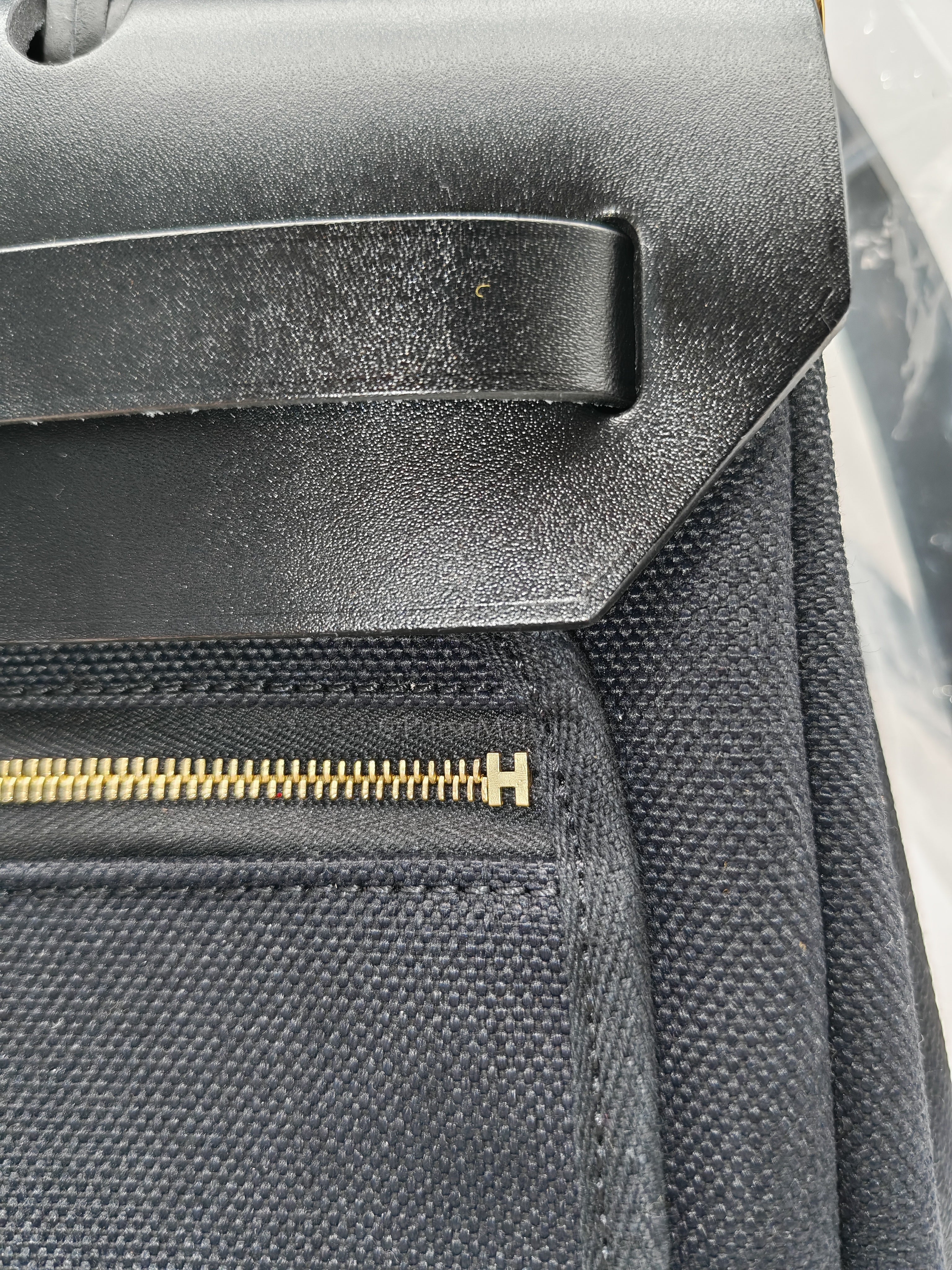 Herbag Zip 31 in Black Military Toile Vache Hunter and Gold Hardware Stamp K(2025)