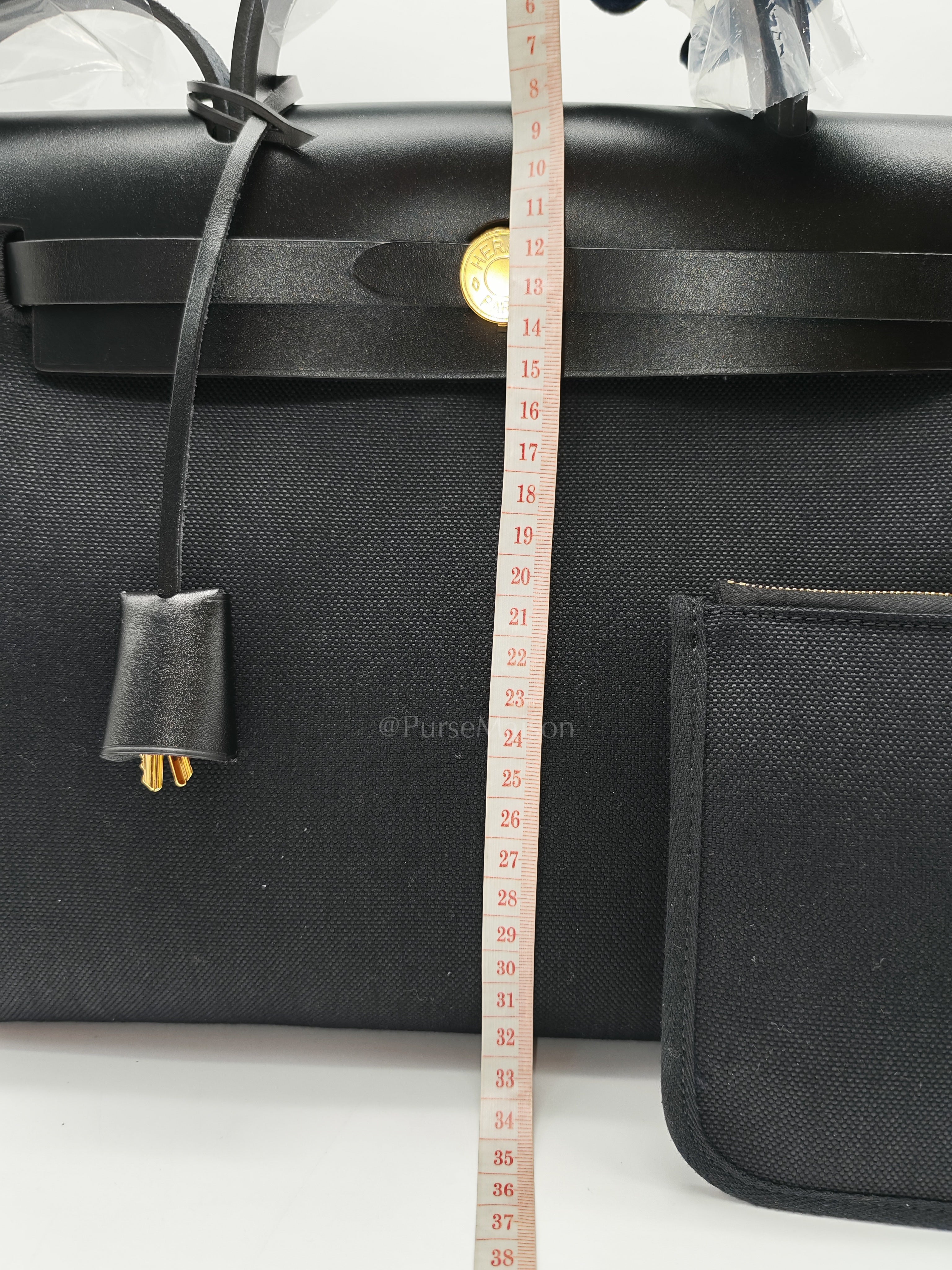 Herbag Zip 31 in Black Military Toile Vache Hunter and Gold Hardware Stamp K(2025)