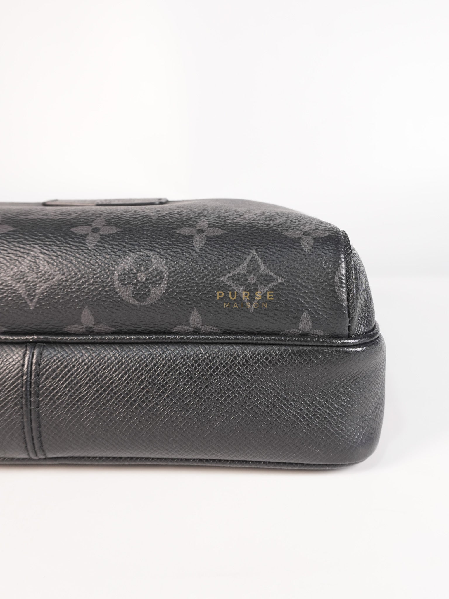 Outdoor Messenger Monogram Eclipse Taiga Black (Date code: FO4109) | Purse Maison Luxury Bags Shop