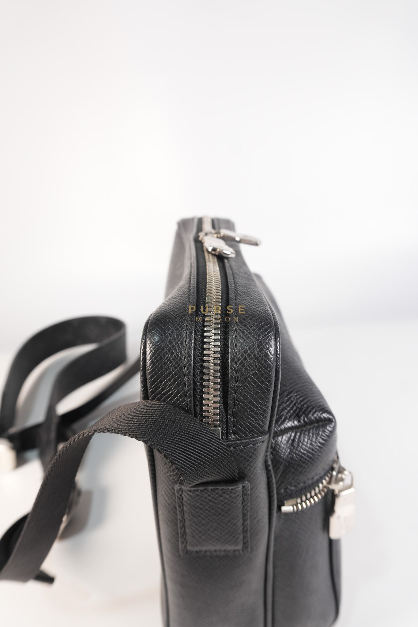 Outdoor Messenger Monogram Eclipse Taiga Black (Date code: FO4109) | Purse Maison Luxury Bags Shop