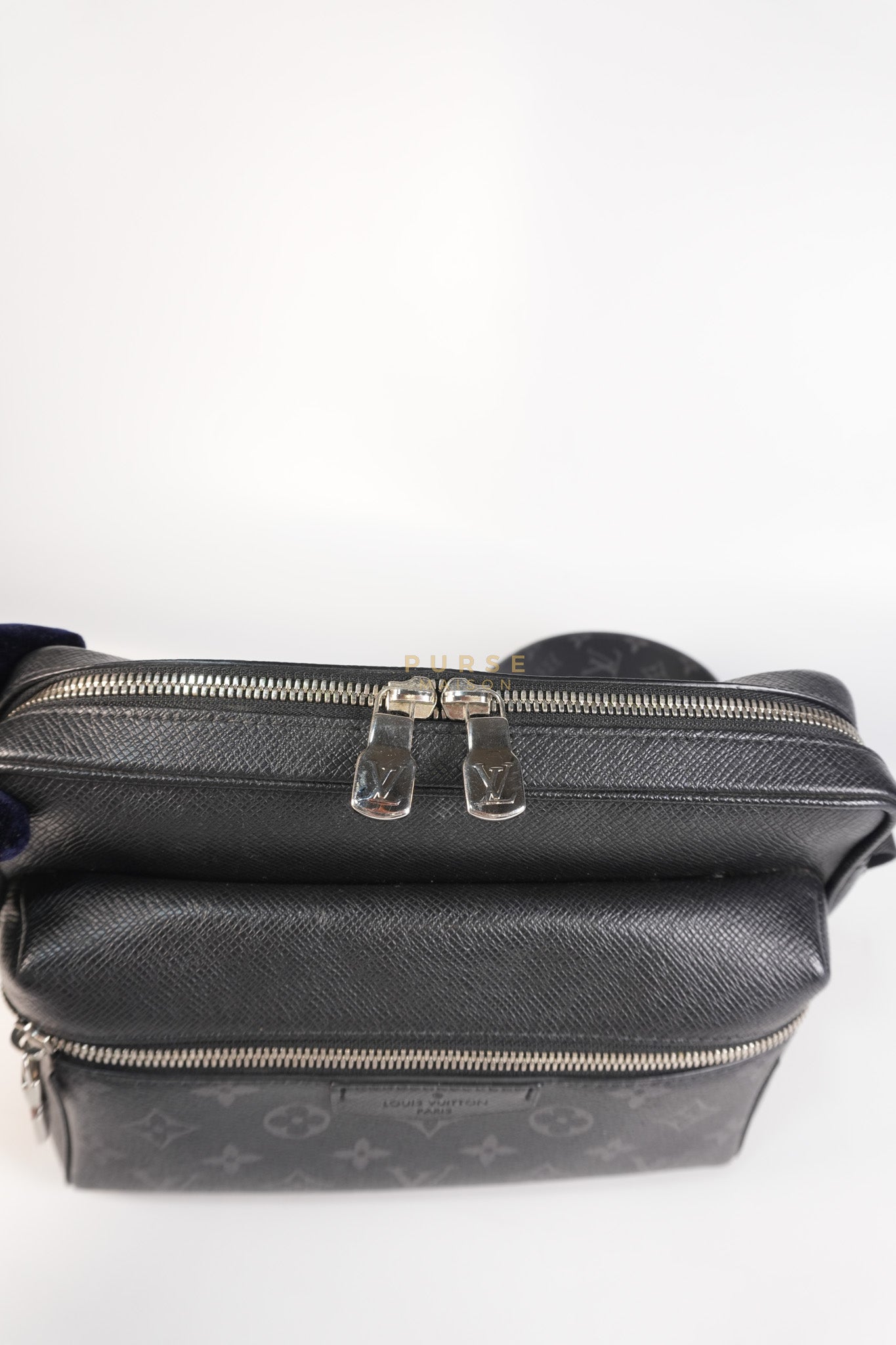 Outdoor Messenger Monogram Eclipse Taiga Black (Date code: FO4109) | Purse Maison Luxury Bags Shop