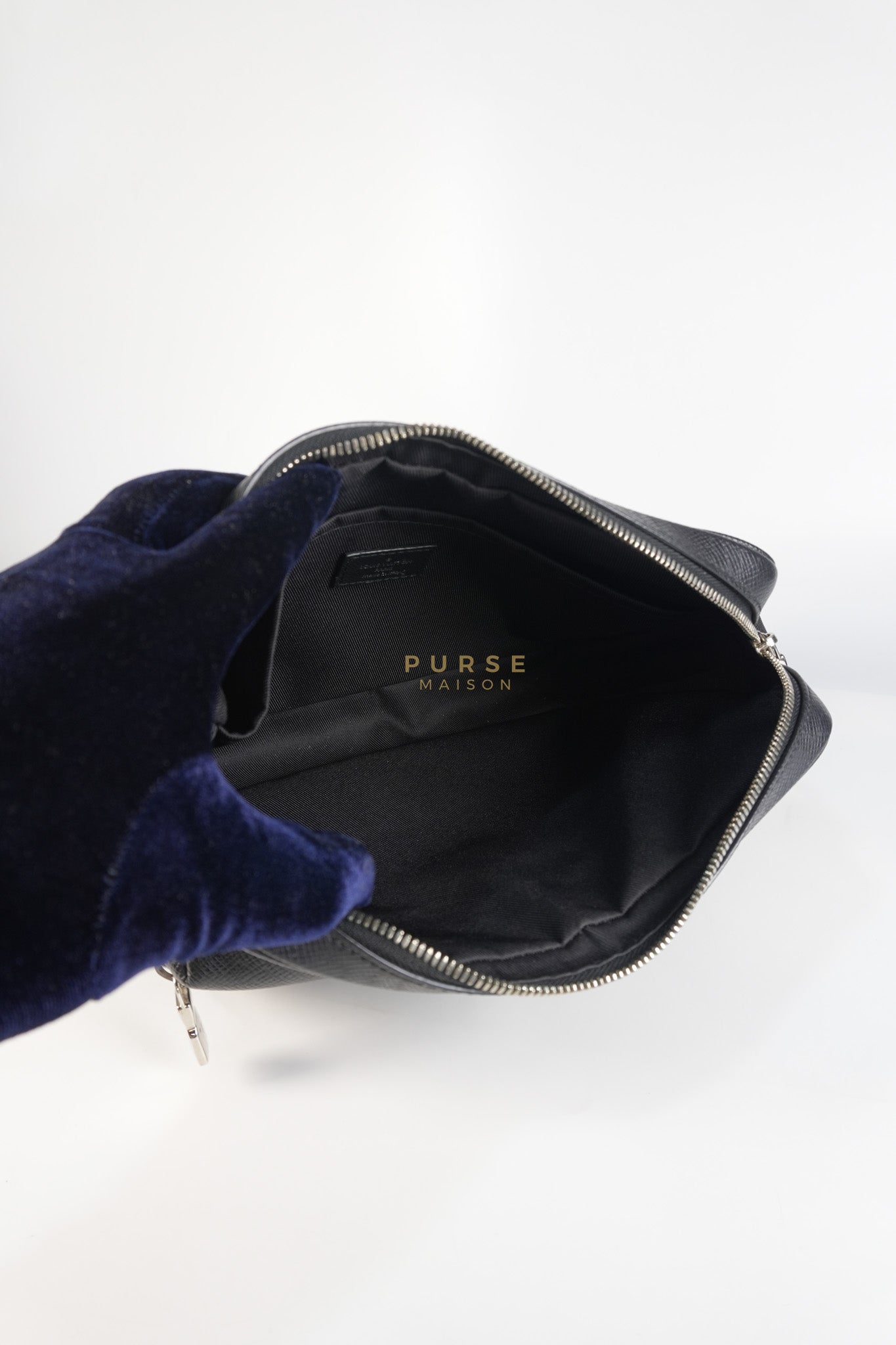 Outdoor Messenger Monogram Eclipse Taiga Black (Date code: FO4109) | Purse Maison Luxury Bags Shop