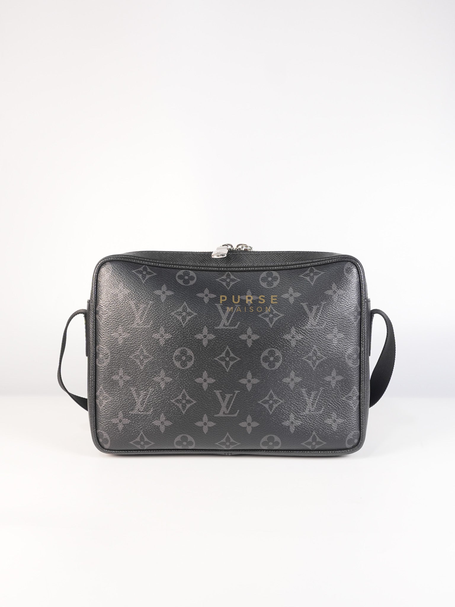 Outdoor Messenger Monogram Eclipse Taiga Black (Date code: FO4109) | Purse Maison Luxury Bags Shop