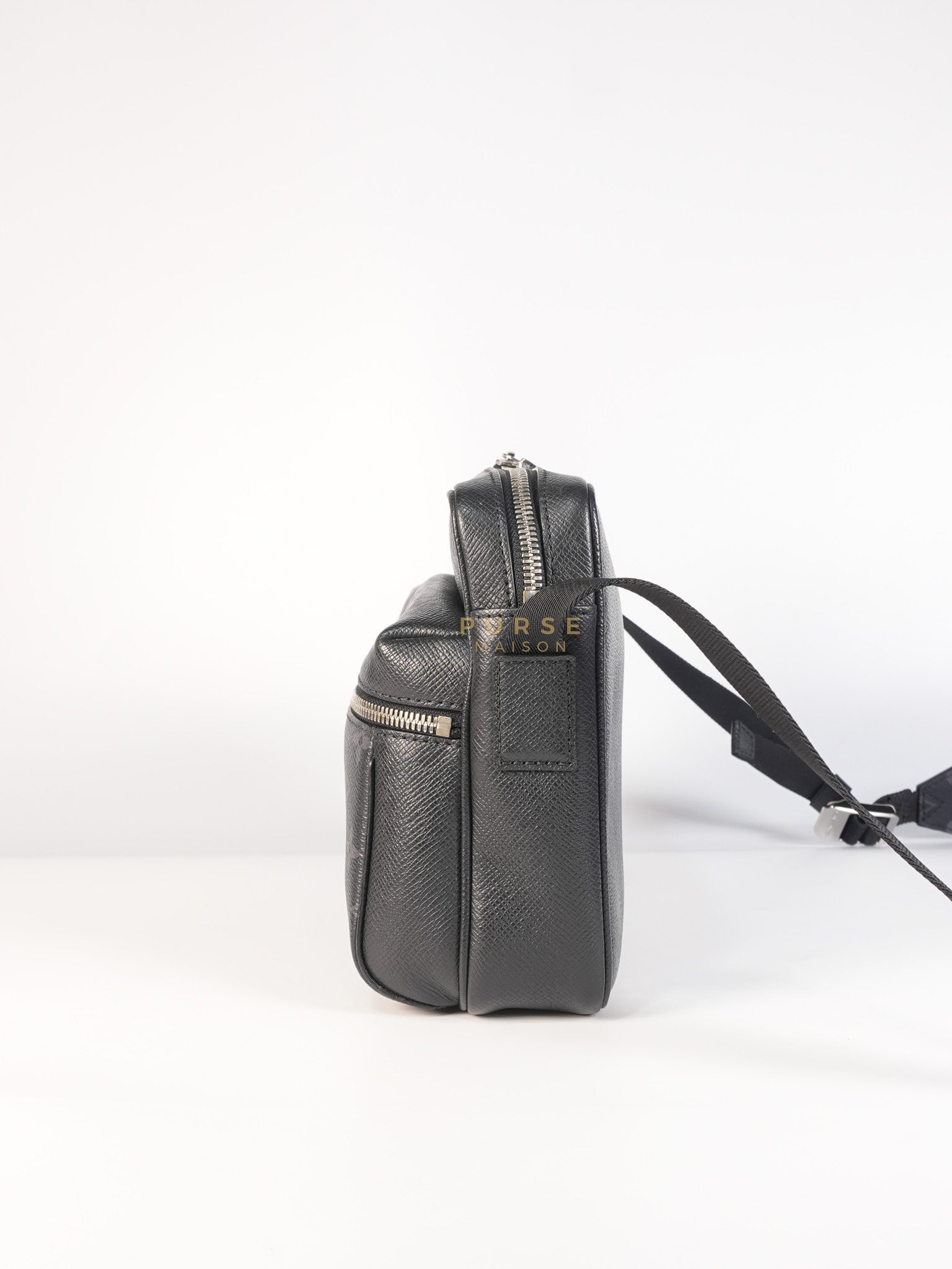 Outdoor Messenger Monogram Eclipse Taiga Black (Date code: FO4109) | Purse Maison Luxury Bags Shop