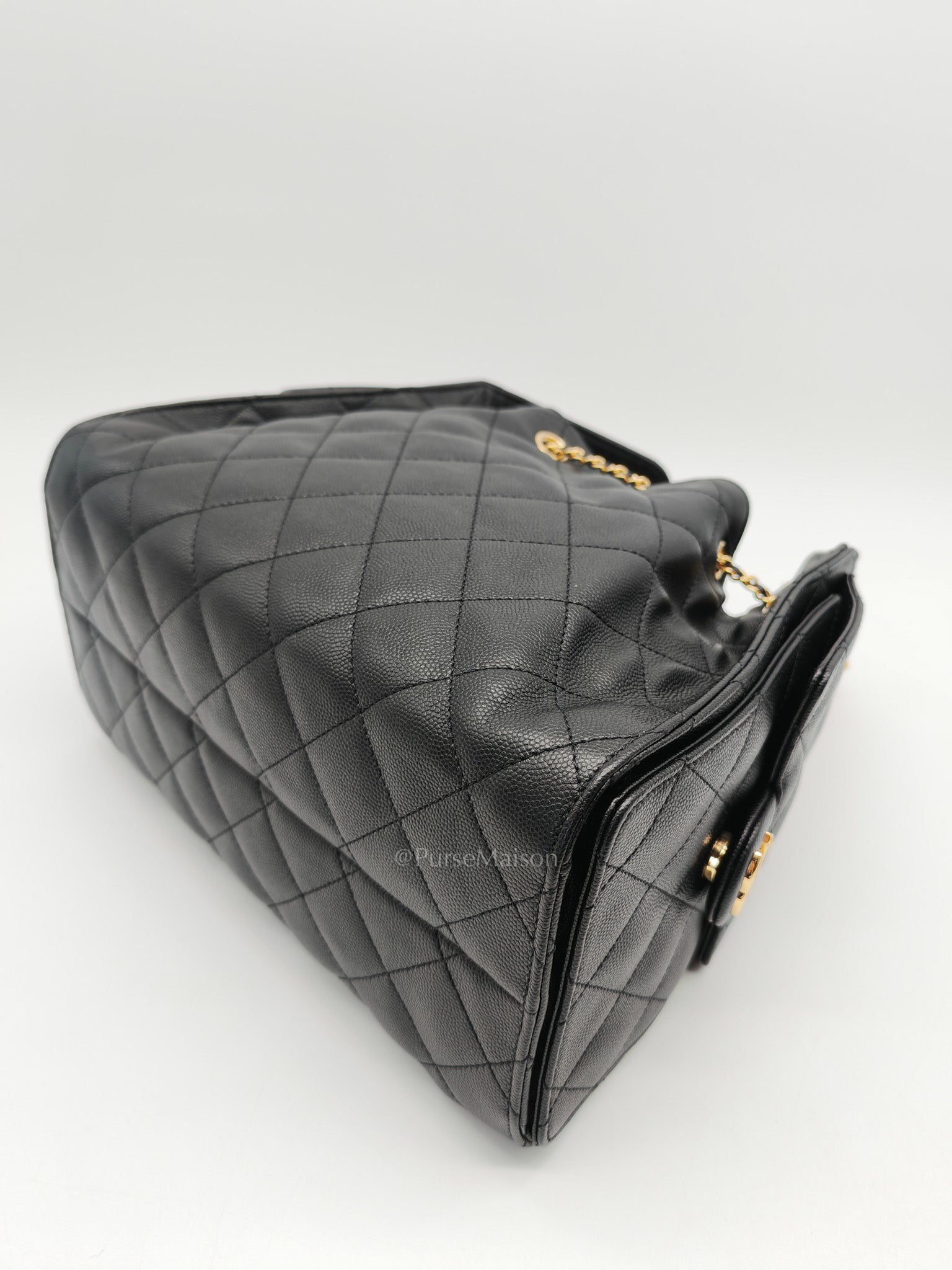 25 Small Black Caviar Leather in Shiny Gold Hardware (Microchip)