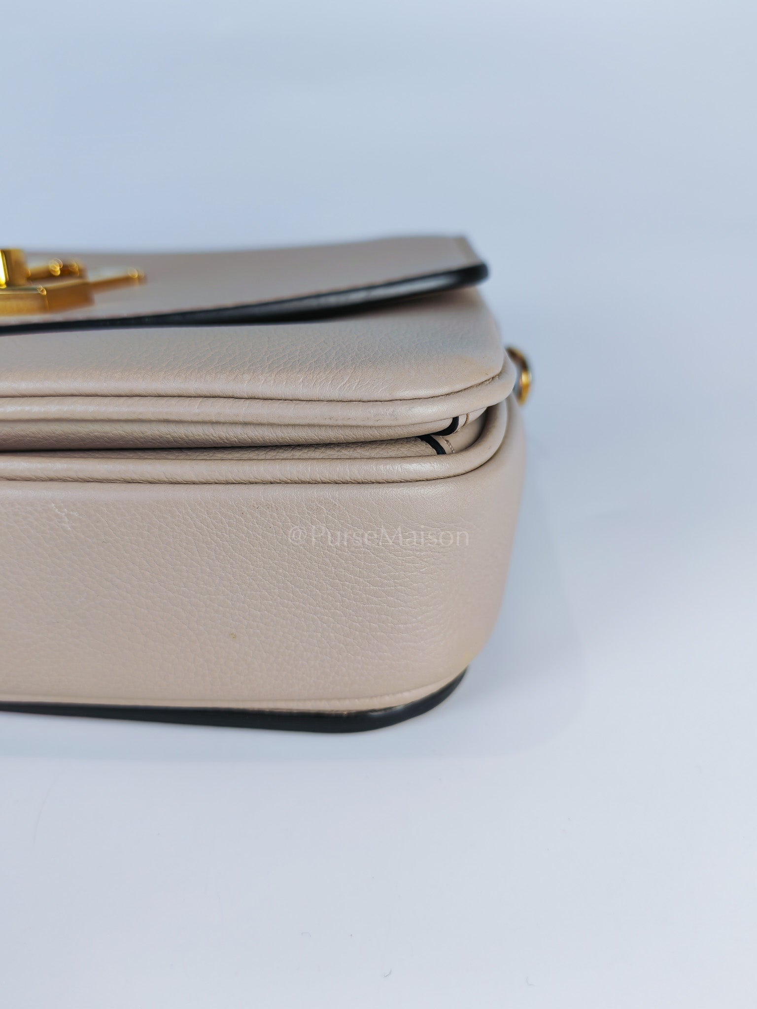 Oxford Lock Me Greige in Grained Calfskin Leather Crossbody Bag (Microchip) | Purse Maison Luxury Bags Shop