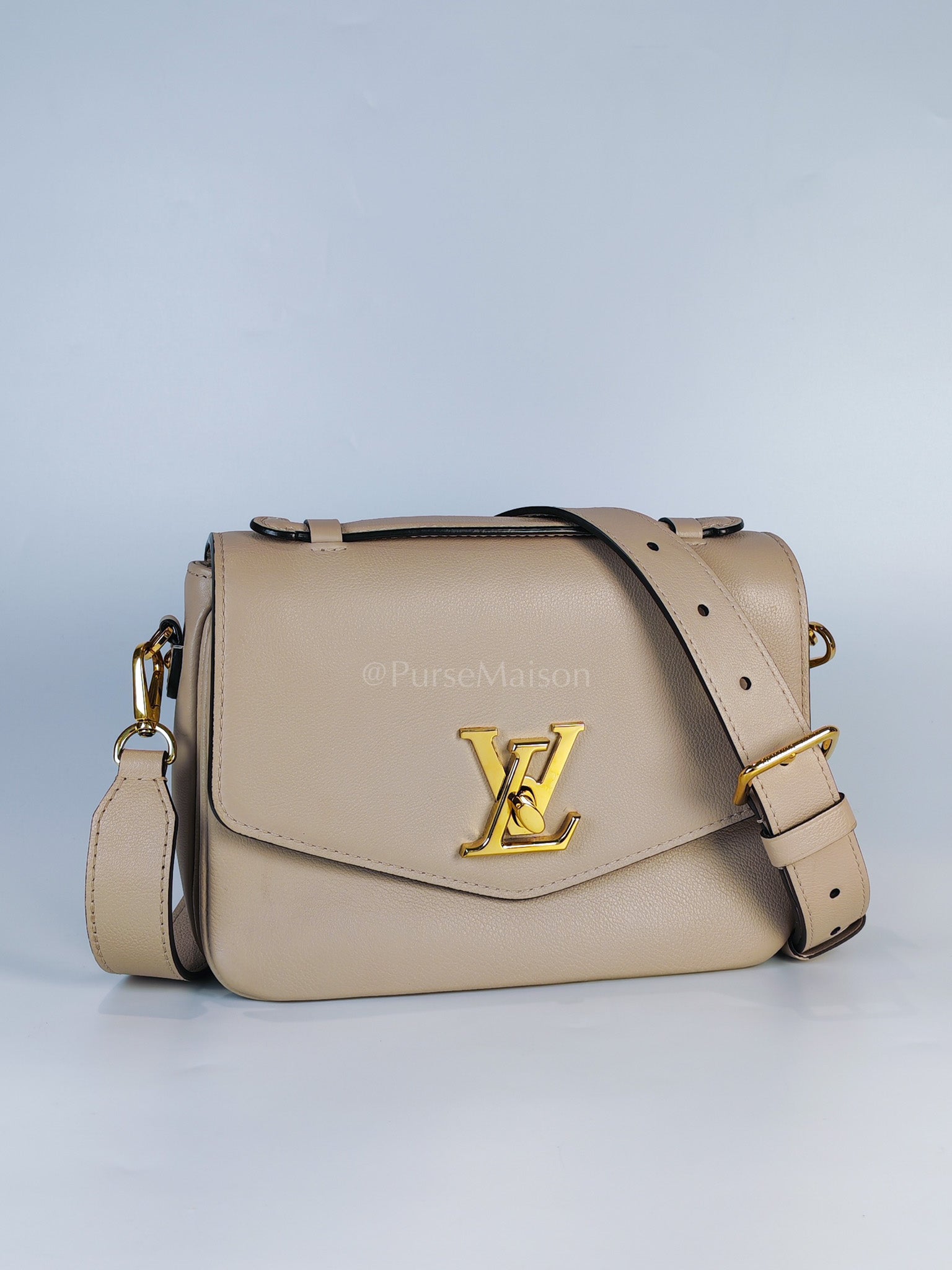 Oxford Lock Me Greige in Grained Calfskin Leather Crossbody Bag (Microchip) | Purse Maison Luxury Bags Shop