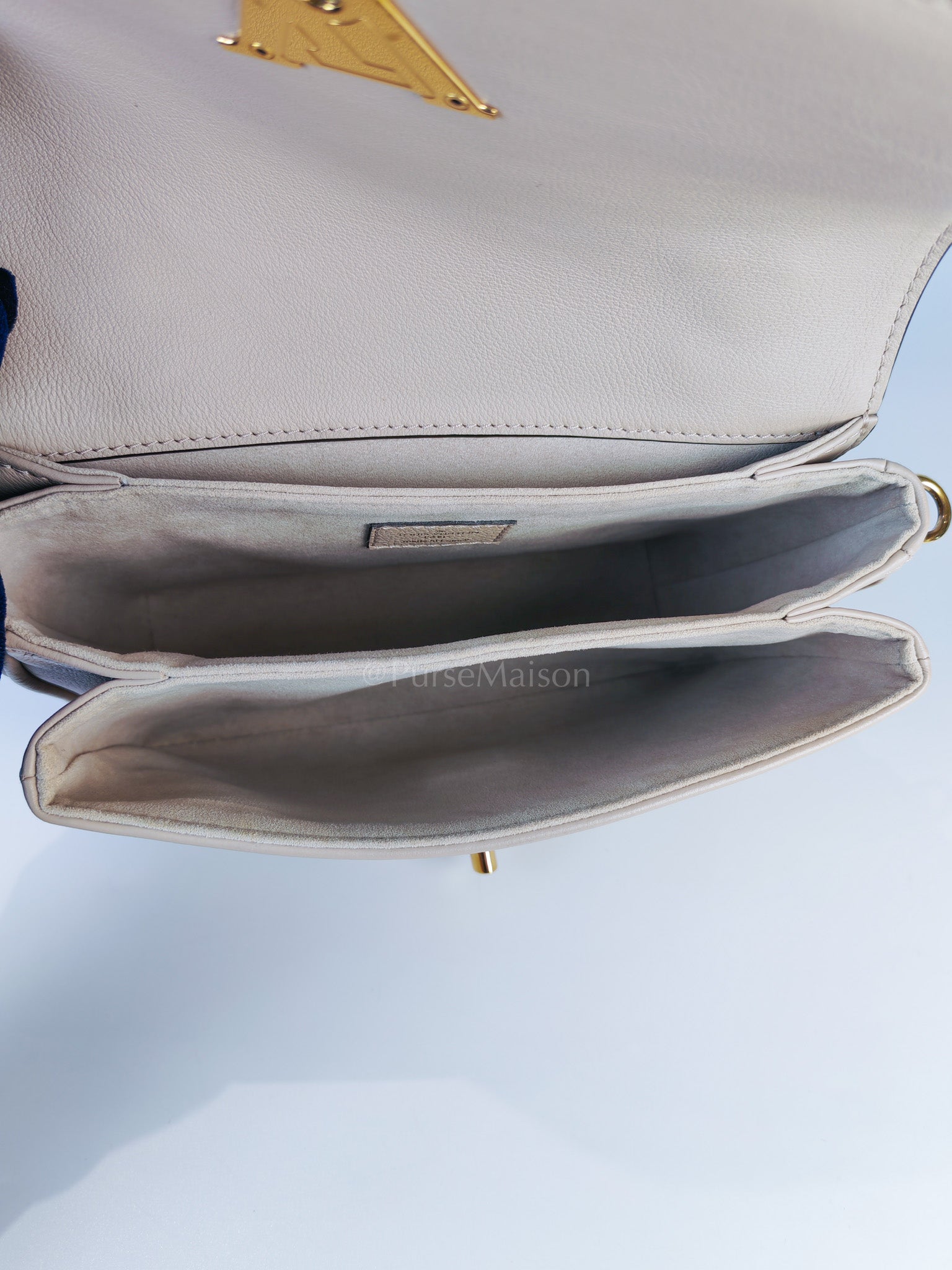 Oxford Lock Me Greige in Grained Calfskin Leather Crossbody Bag (Microchip) | Purse Maison Luxury Bags Shop