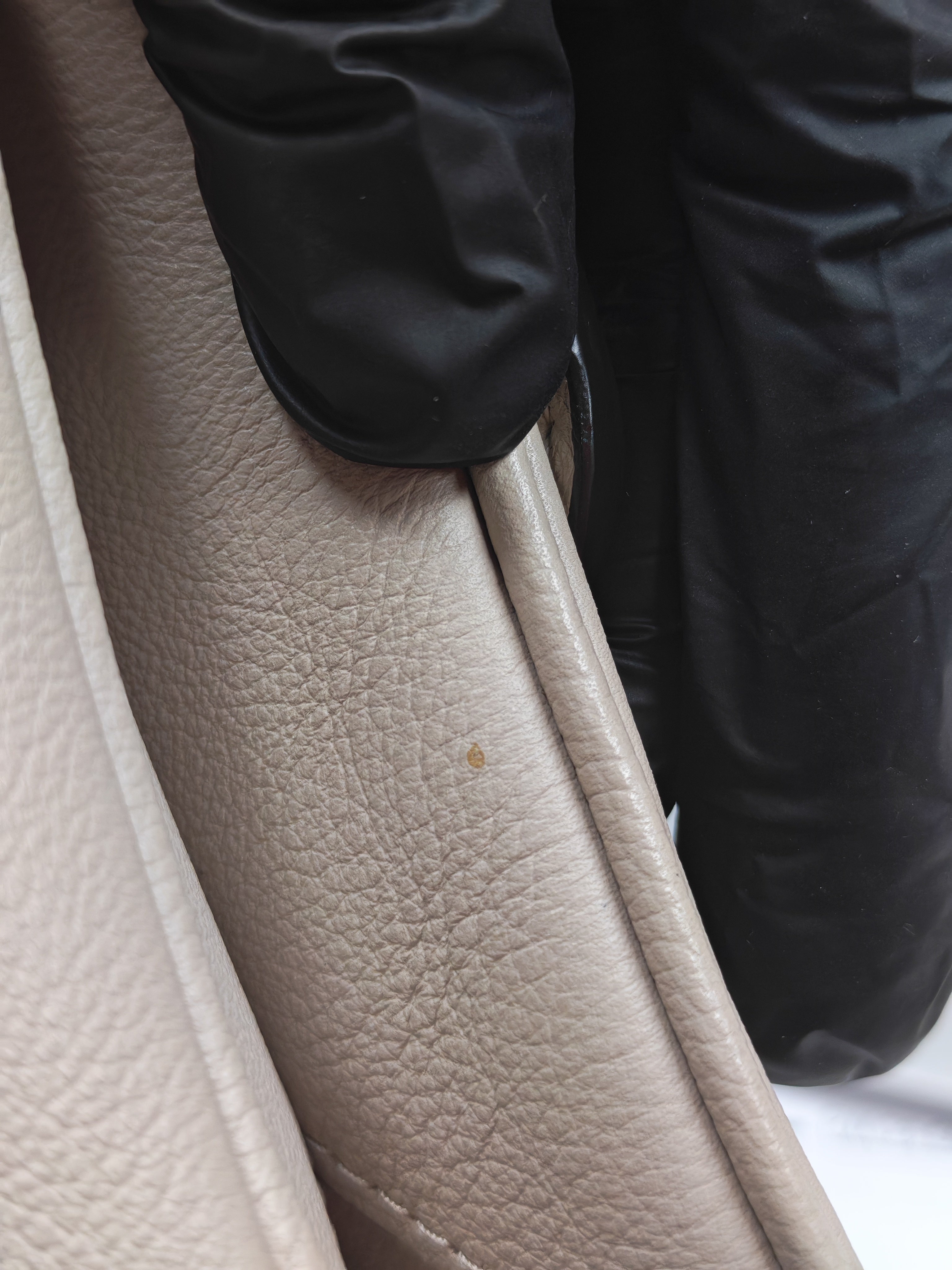 Oxford Lock Me Greige in Grained Calfskin Leather Crossbody Bag (Microchip) | Purse Maison Luxury Bags Shop