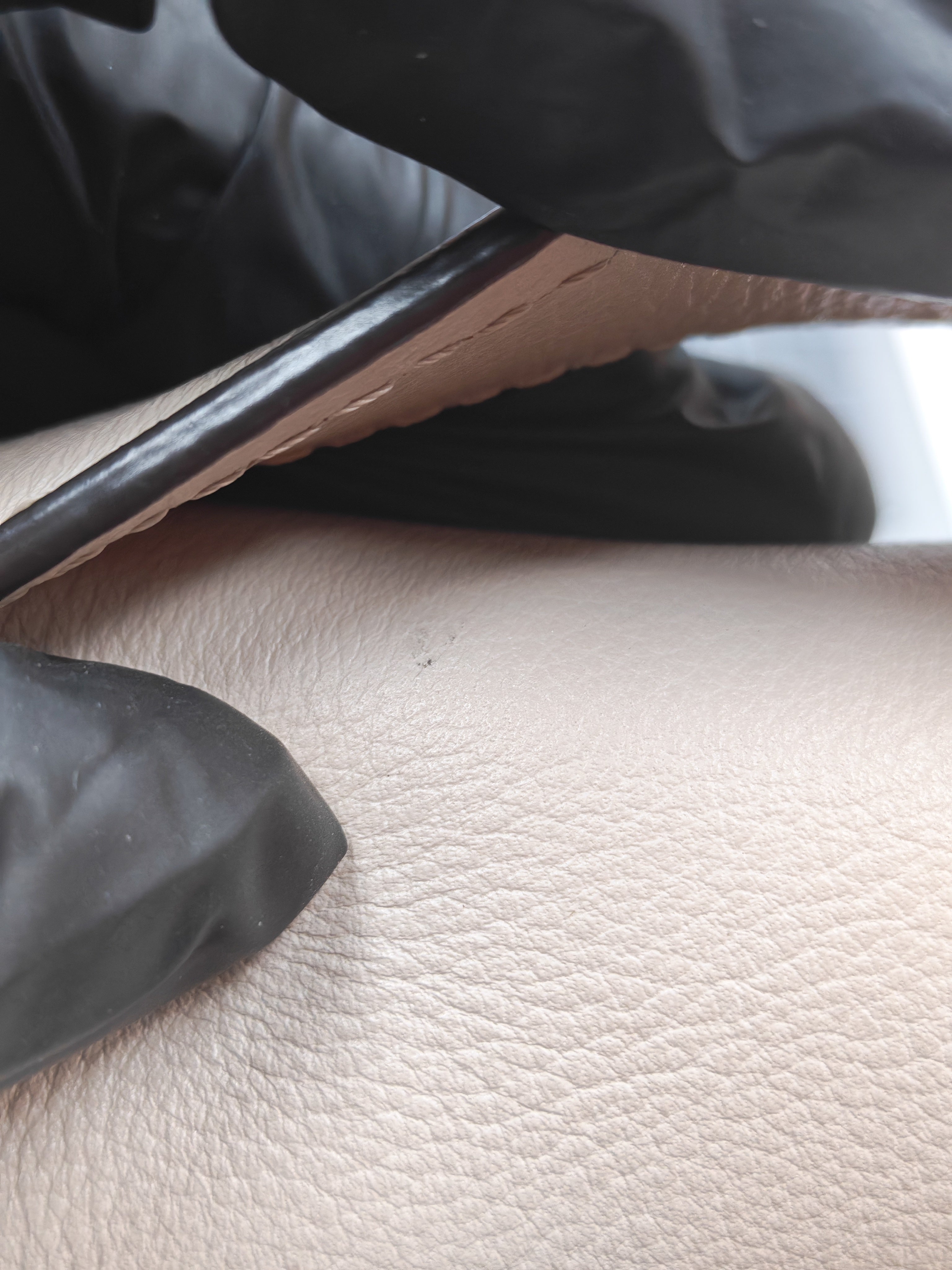 Oxford Lock Me Greige in Grained Calfskin Leather Crossbody Bag (Microchip) | Purse Maison Luxury Bags Shop