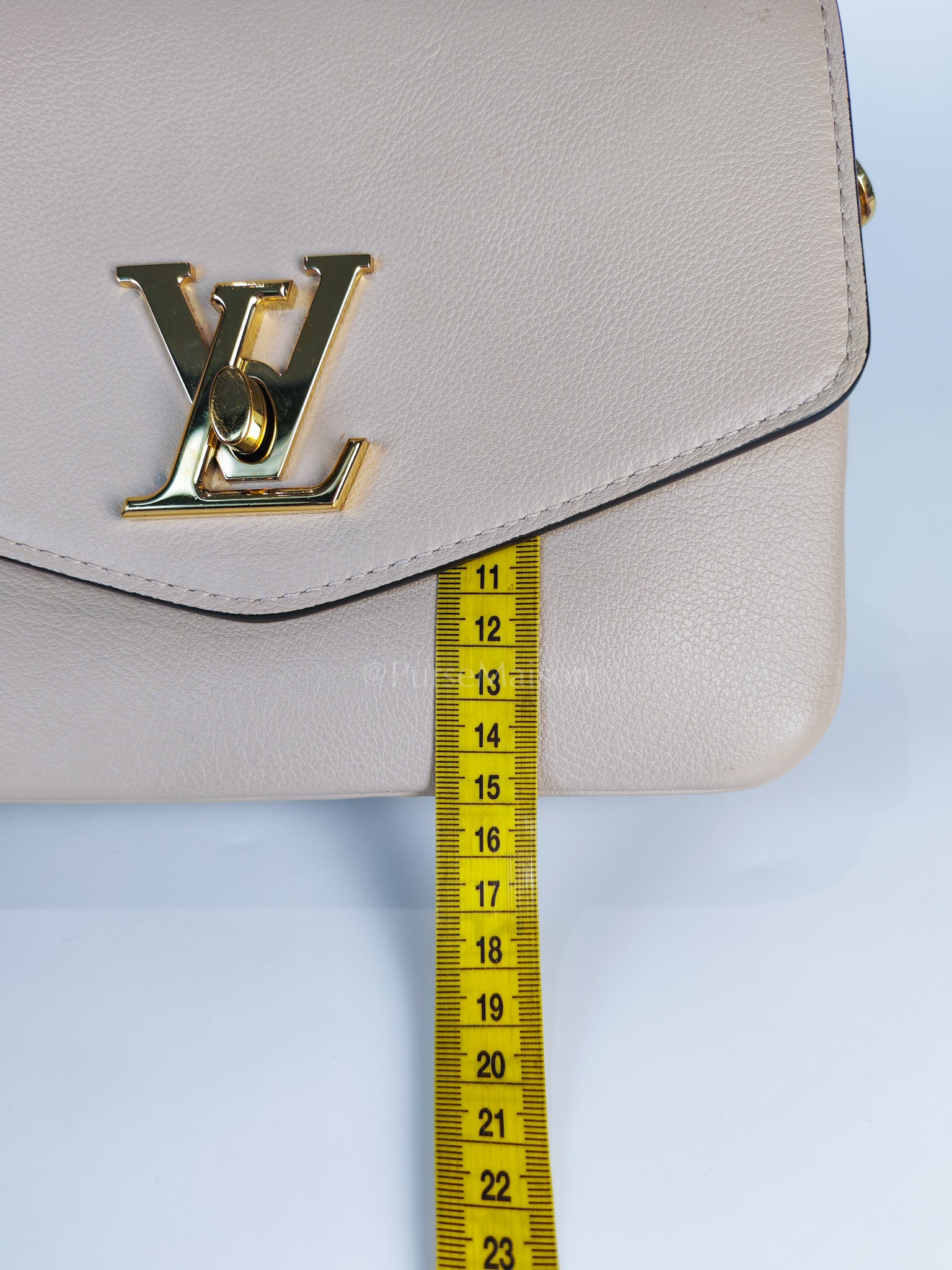 Oxford Lock Me Greige in Grained Calfskin Leather Crossbody Bag (Microchip) | Purse Maison Luxury Bags Shop