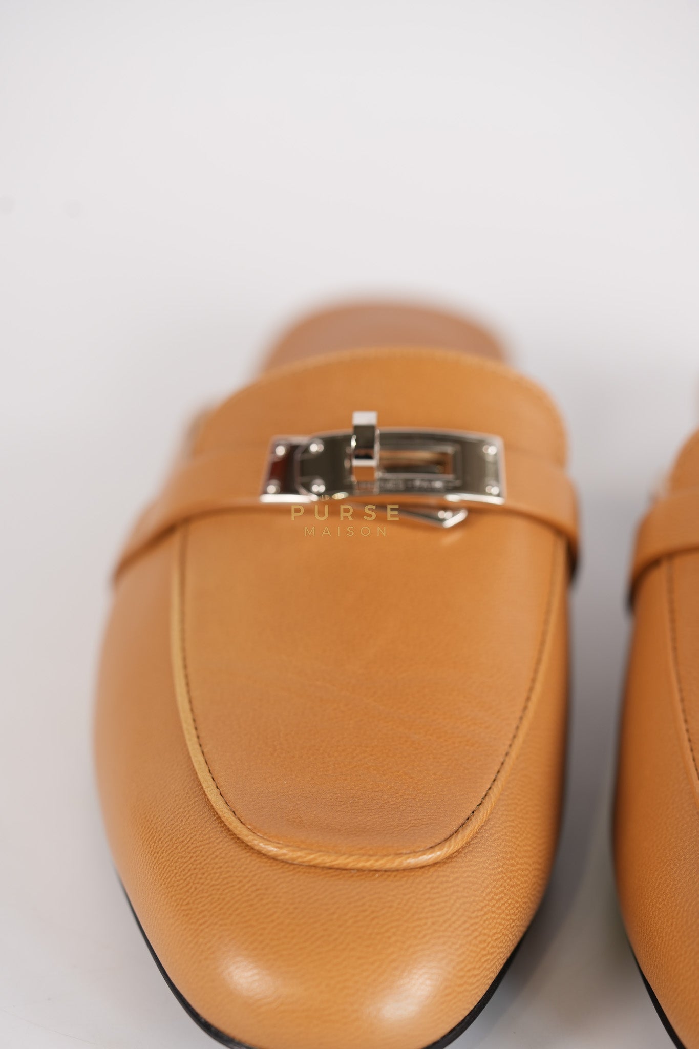 Oz Mule in Naturel Goatskin Leather & Palladium Kelly Buckle Size 37(24.5 cm) | Purse Maison Luxury Bags Shop