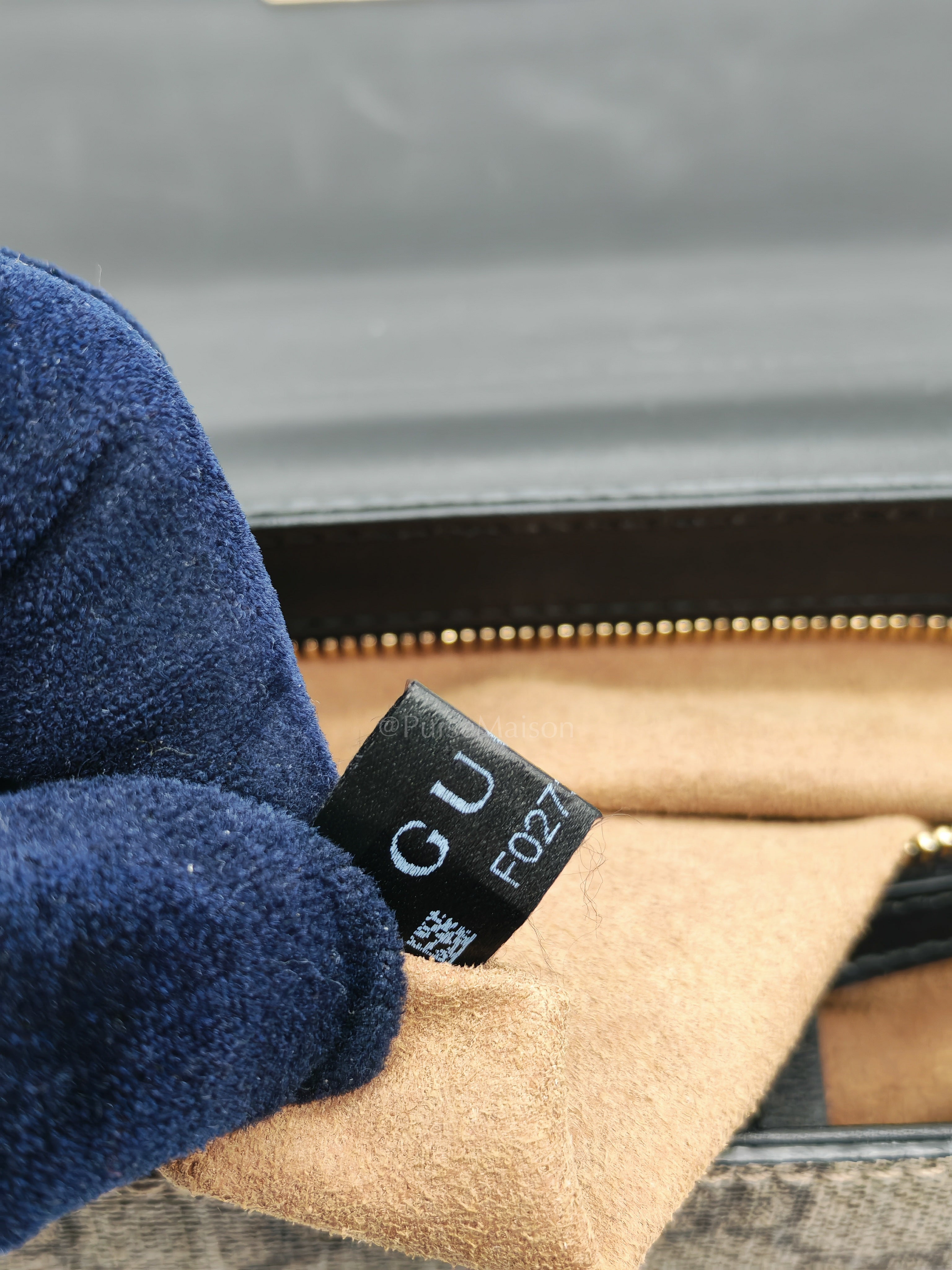 Padlock Shoulder Bag Medium in GG Supreme Canvas & Gold Hardware | Purse Maison Luxury Bags Shop
