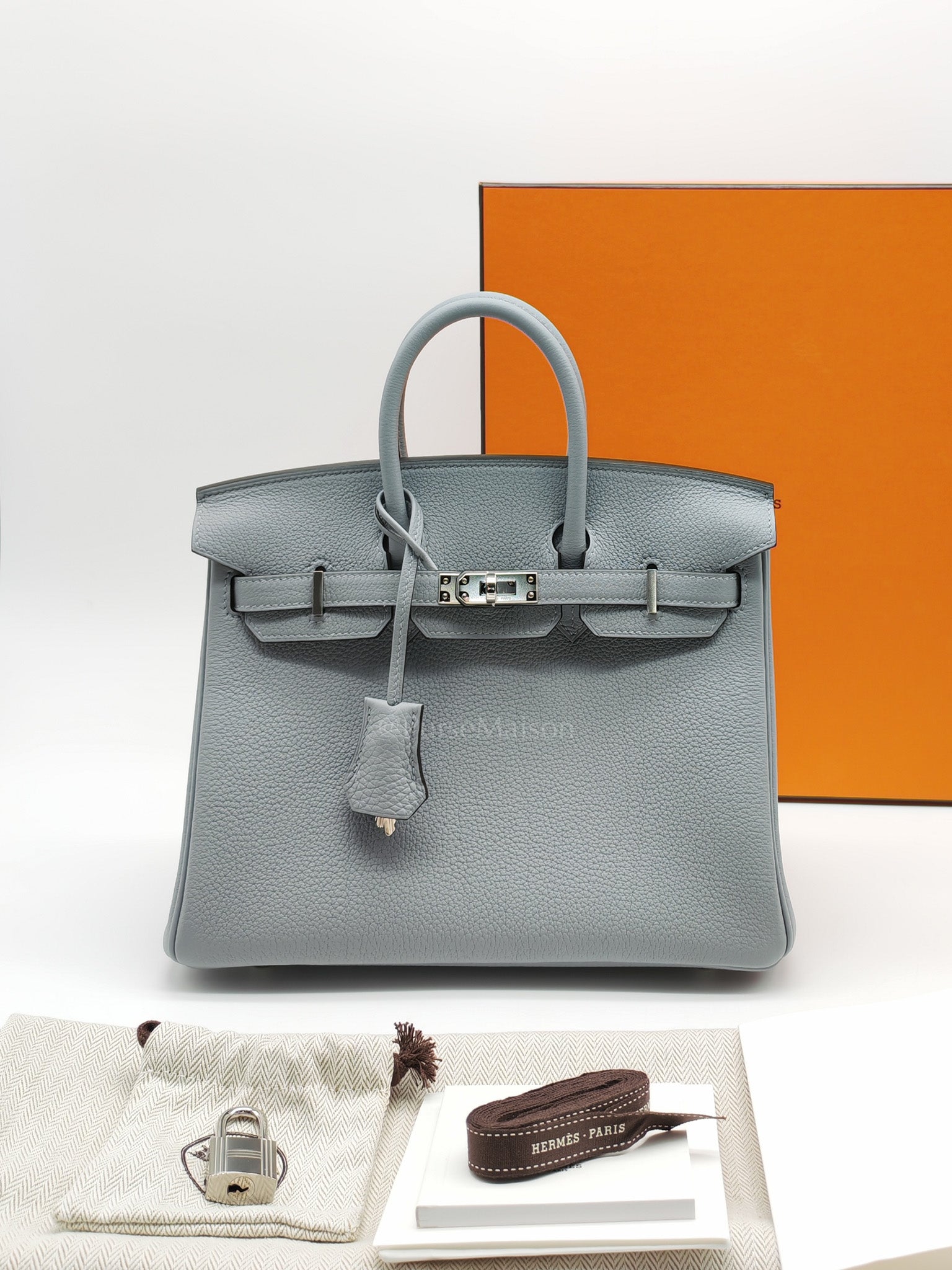 Birkin 25 in Gris Pantin Togo Leather & Palladium Hardware Stamp K(2025)