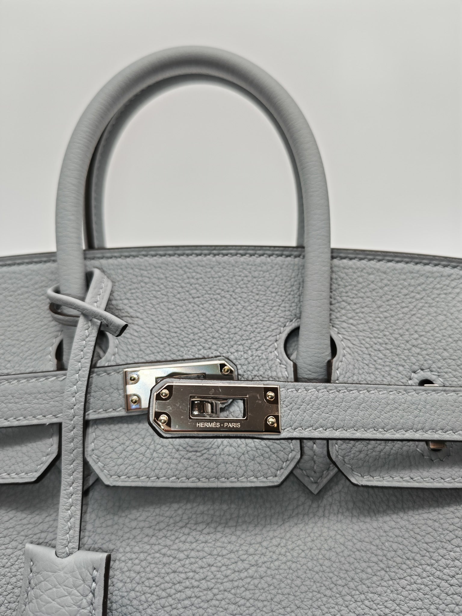 Birkin 25 in Gris Pantin Togo Leather & Palladium Hardware Stamp K(2025)