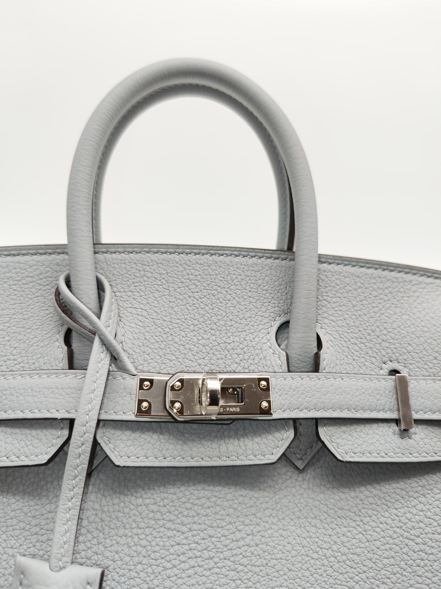 Birkin 25 in Gris Pantin Togo Leather & Palladium Hardware Stamp K(2025)