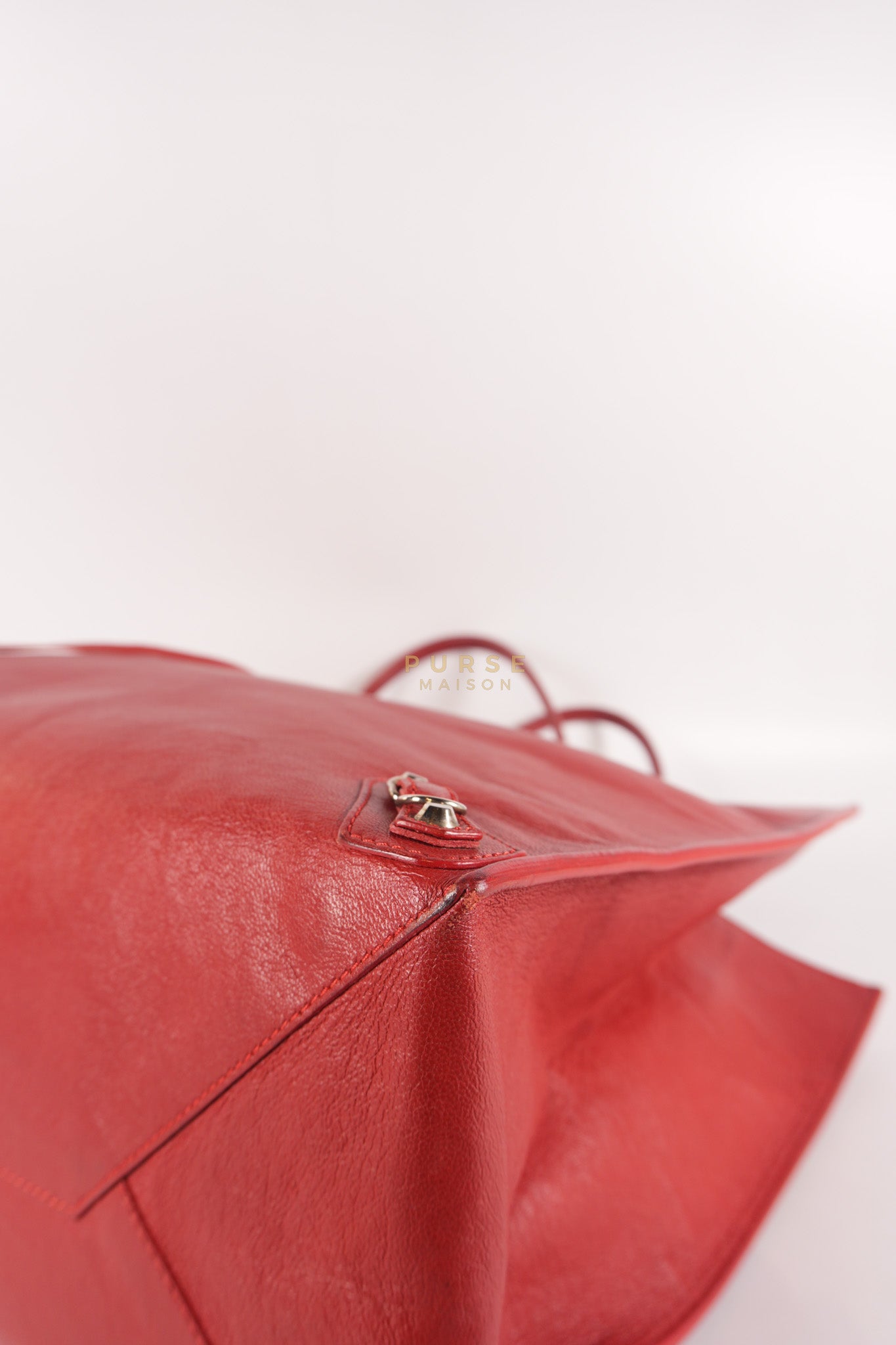 Papier A4 40 in Red Calfskin Leather Tote Bag | Purse Maison Luxury Bags Shop