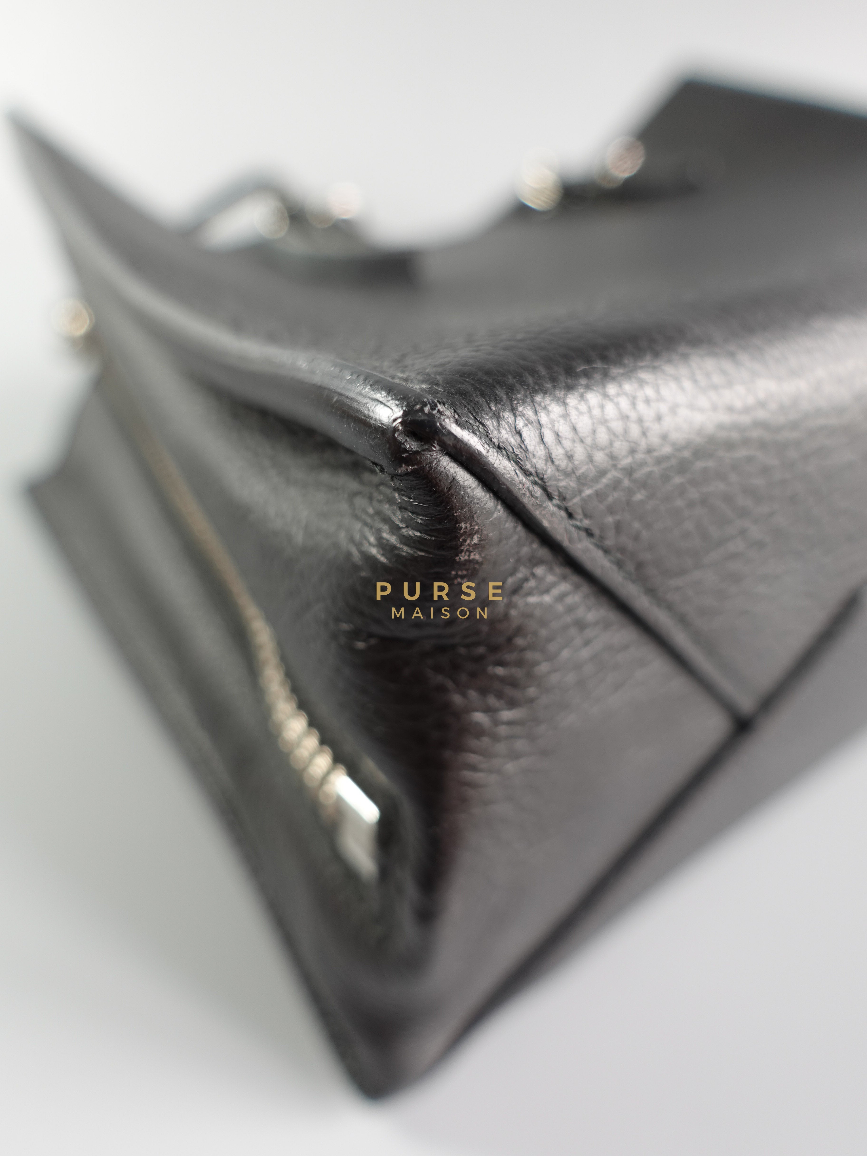 Papier A6 Zip Tote Bag in Black Leather | Purse Maison Luxury Bags Shop