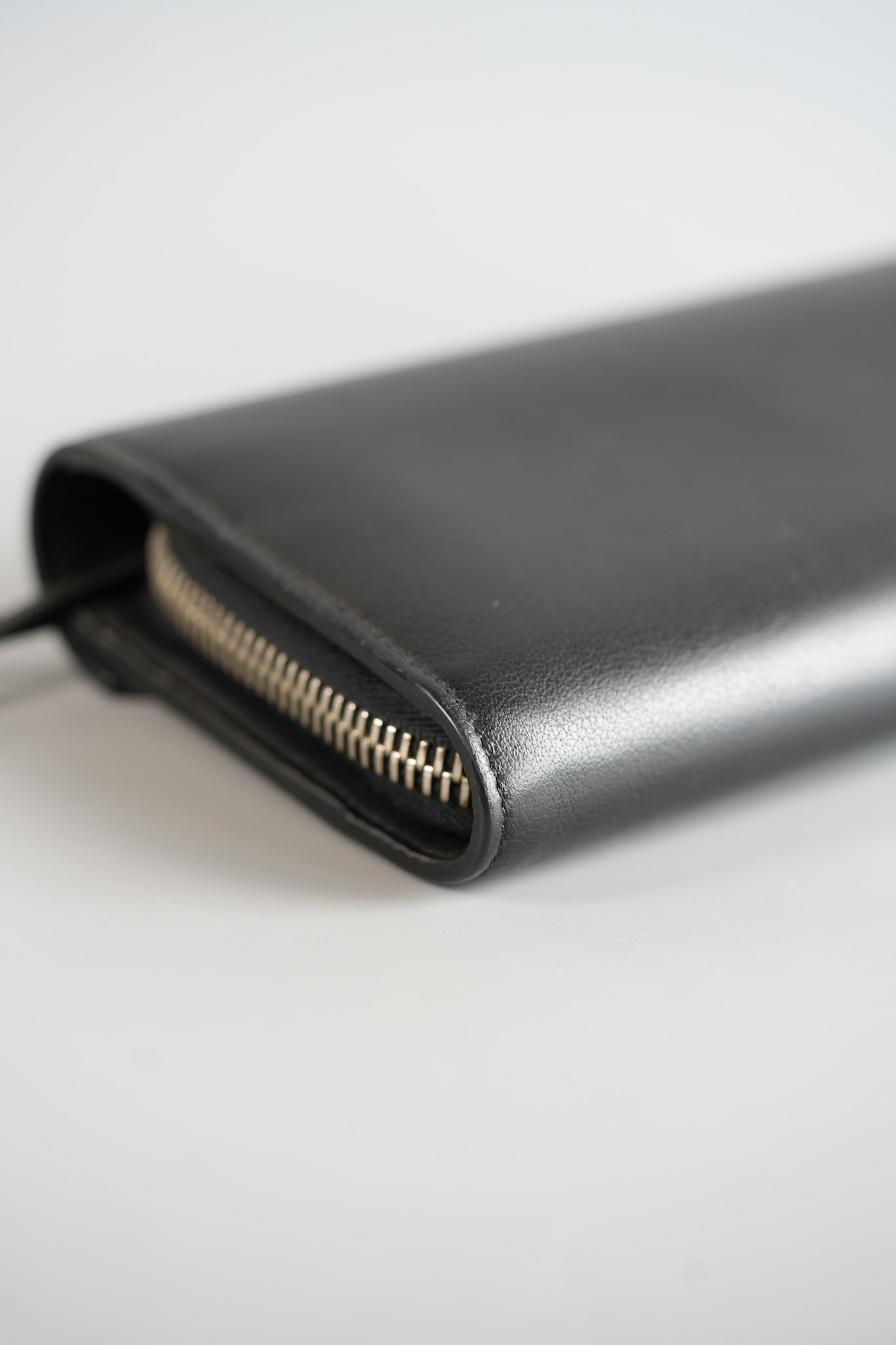 Flap & Zipped Wallet in Black Leather | Purse Maison Luxury Bags Shop