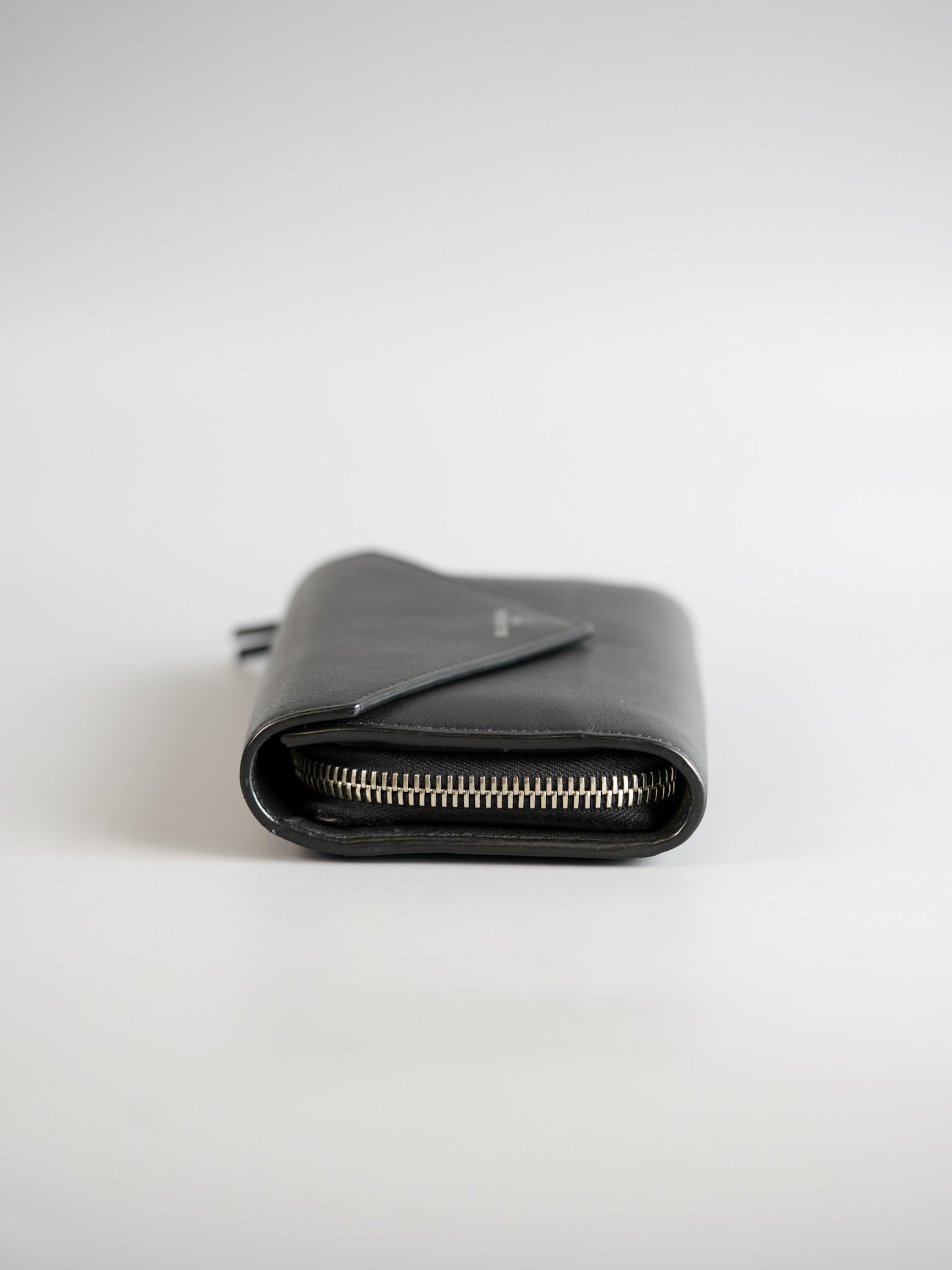 Flap & Zipped Wallet in Black Leather | Purse Maison Luxury Bags Shop